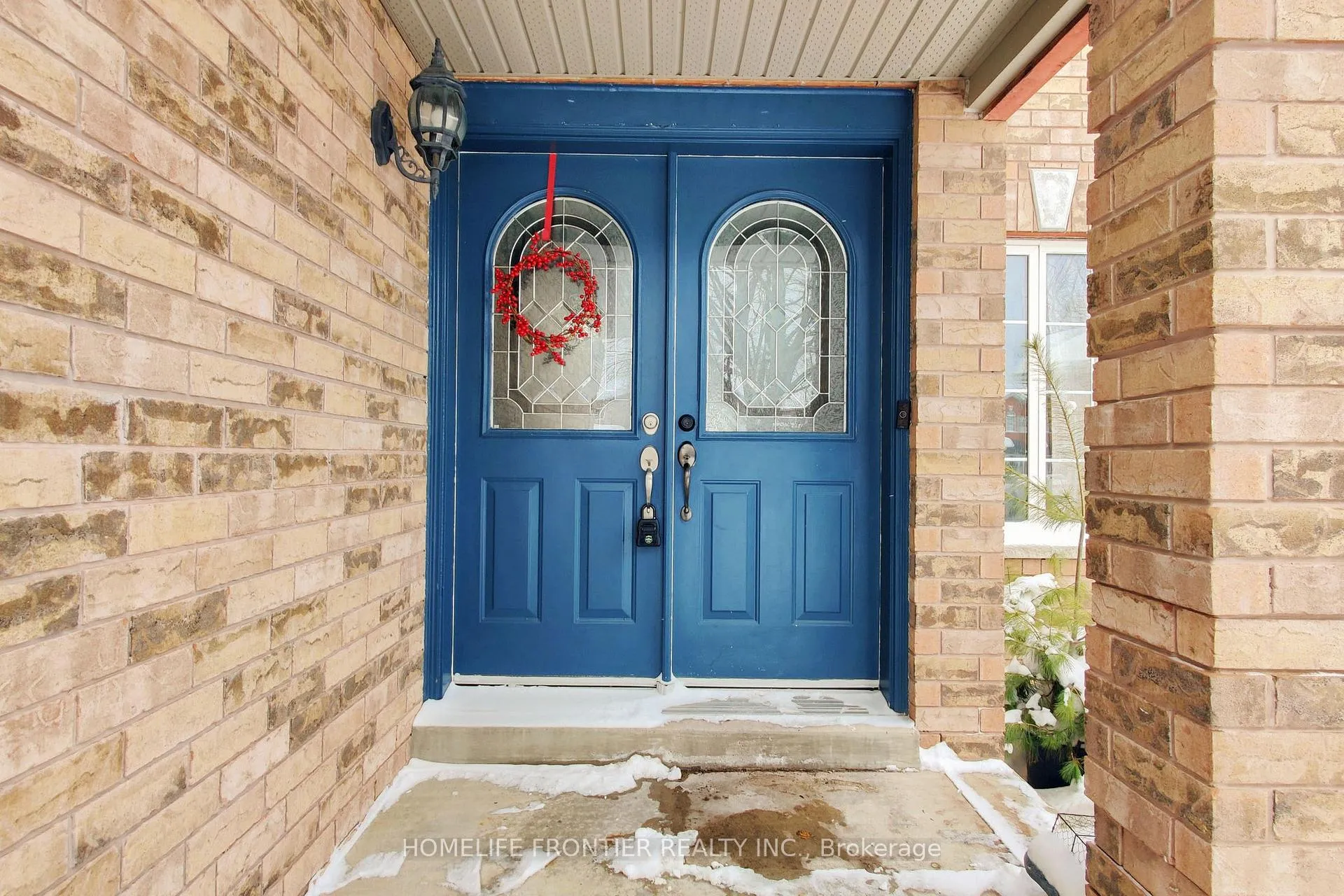 Photo 2 of 28 Smith Street, New Tecumseth, Alliston — HOMEH