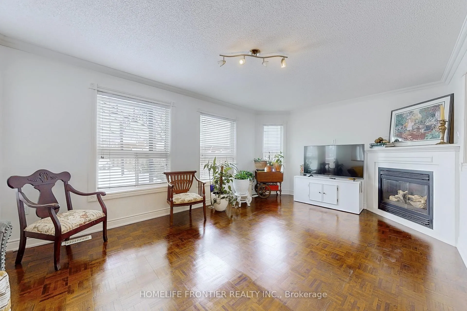Photo 8 of 28 Smith Street, New Tecumseth, Alliston — HOMEH