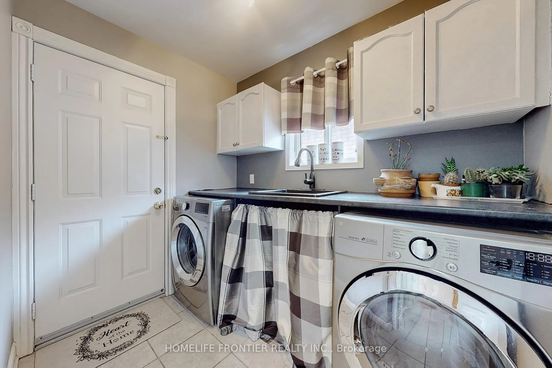 Photo 13 of 28 Smith Street, New Tecumseth, Alliston — HOMEH