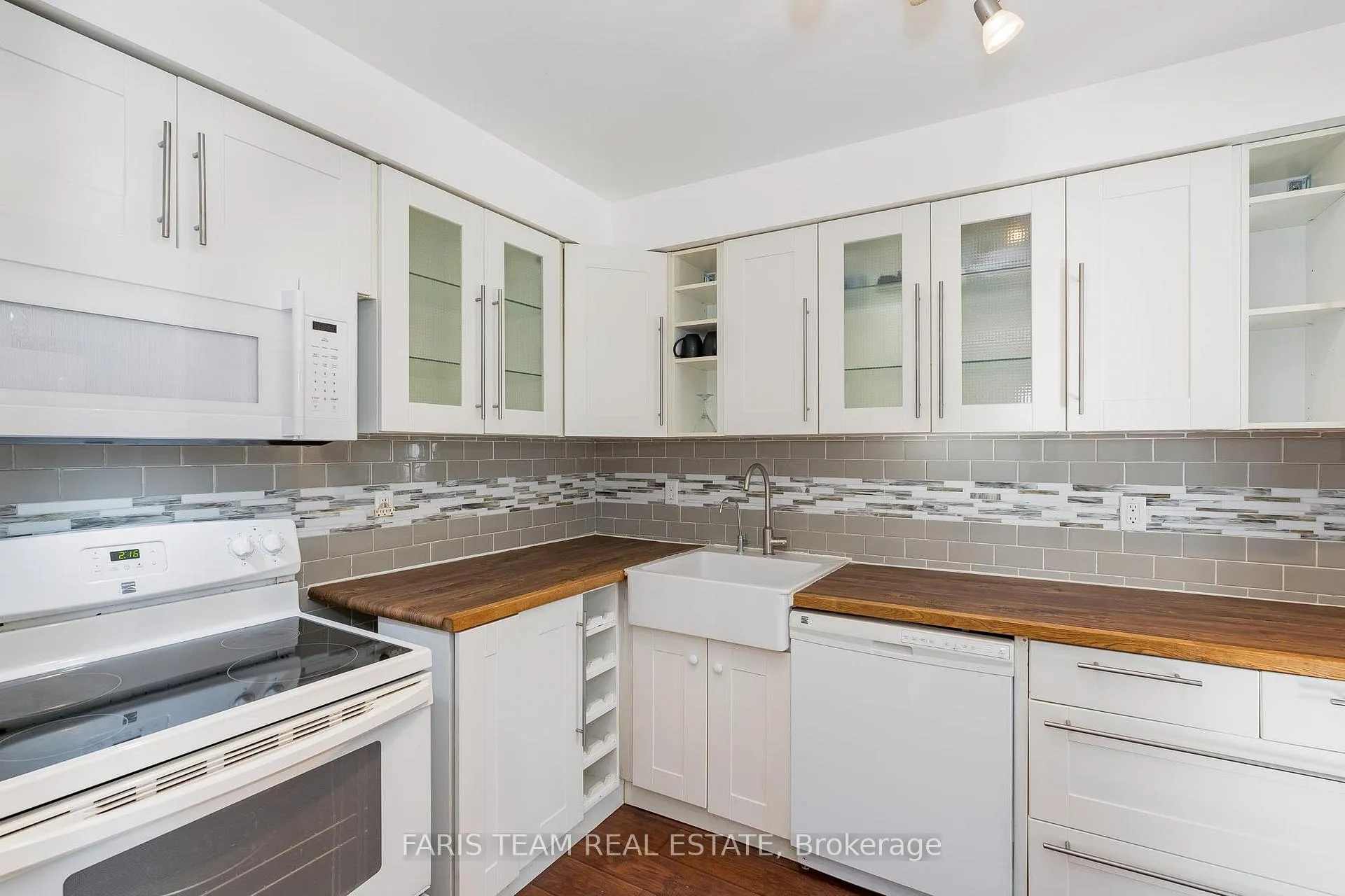 Photo 2 of 1251 Coleman Court, Innisfil, Alcona — HOMEH