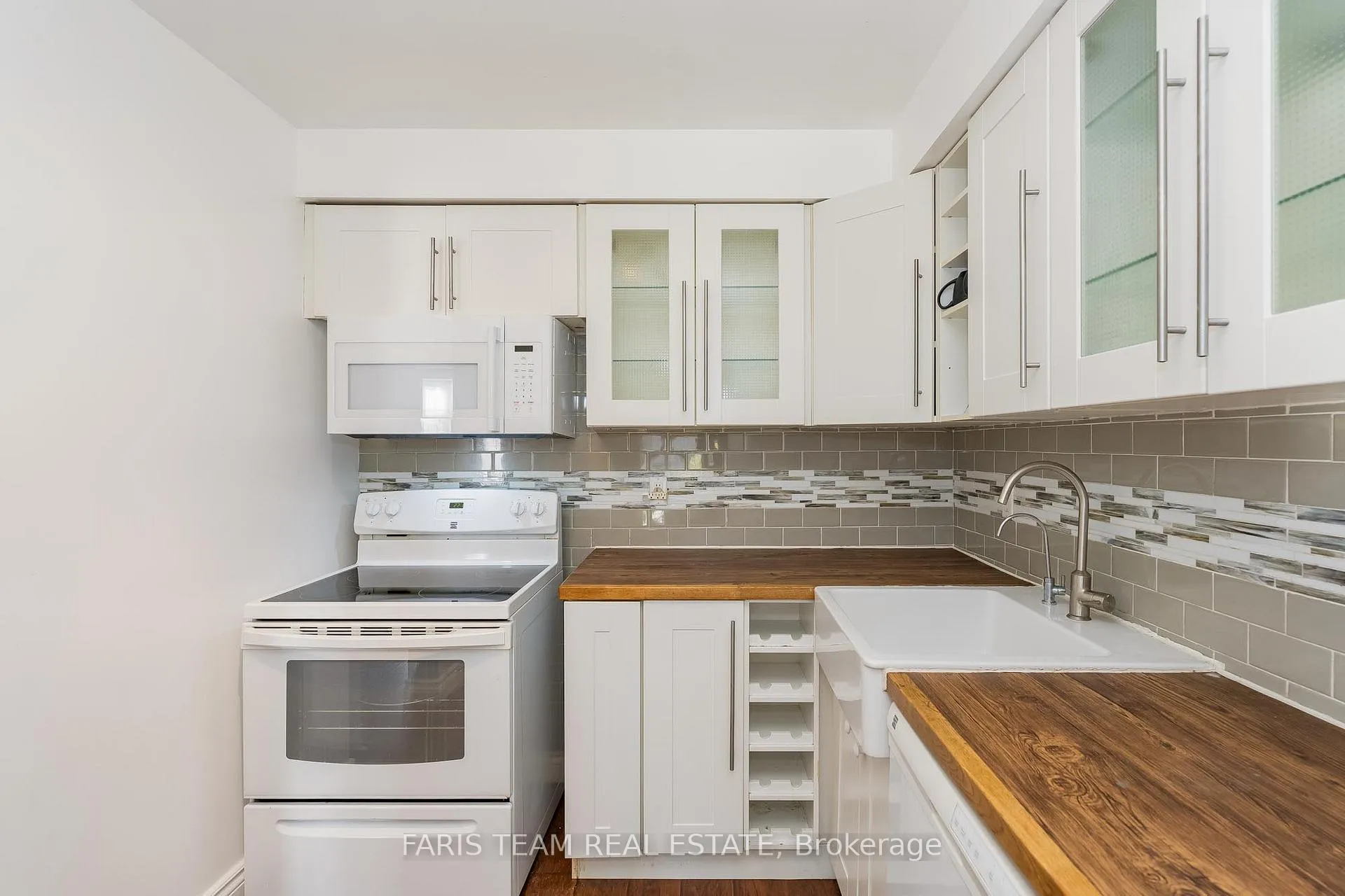 Photo 7 of 1251 Coleman Court, Innisfil, Alcona — HOMEH
