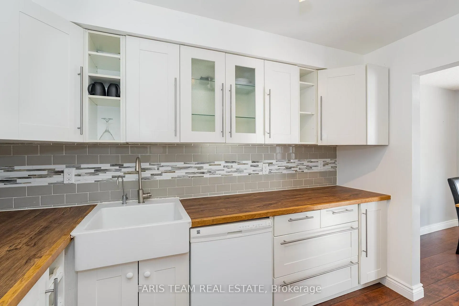 Photo 8 of 1251 Coleman Court, Innisfil, Alcona — HOMEH