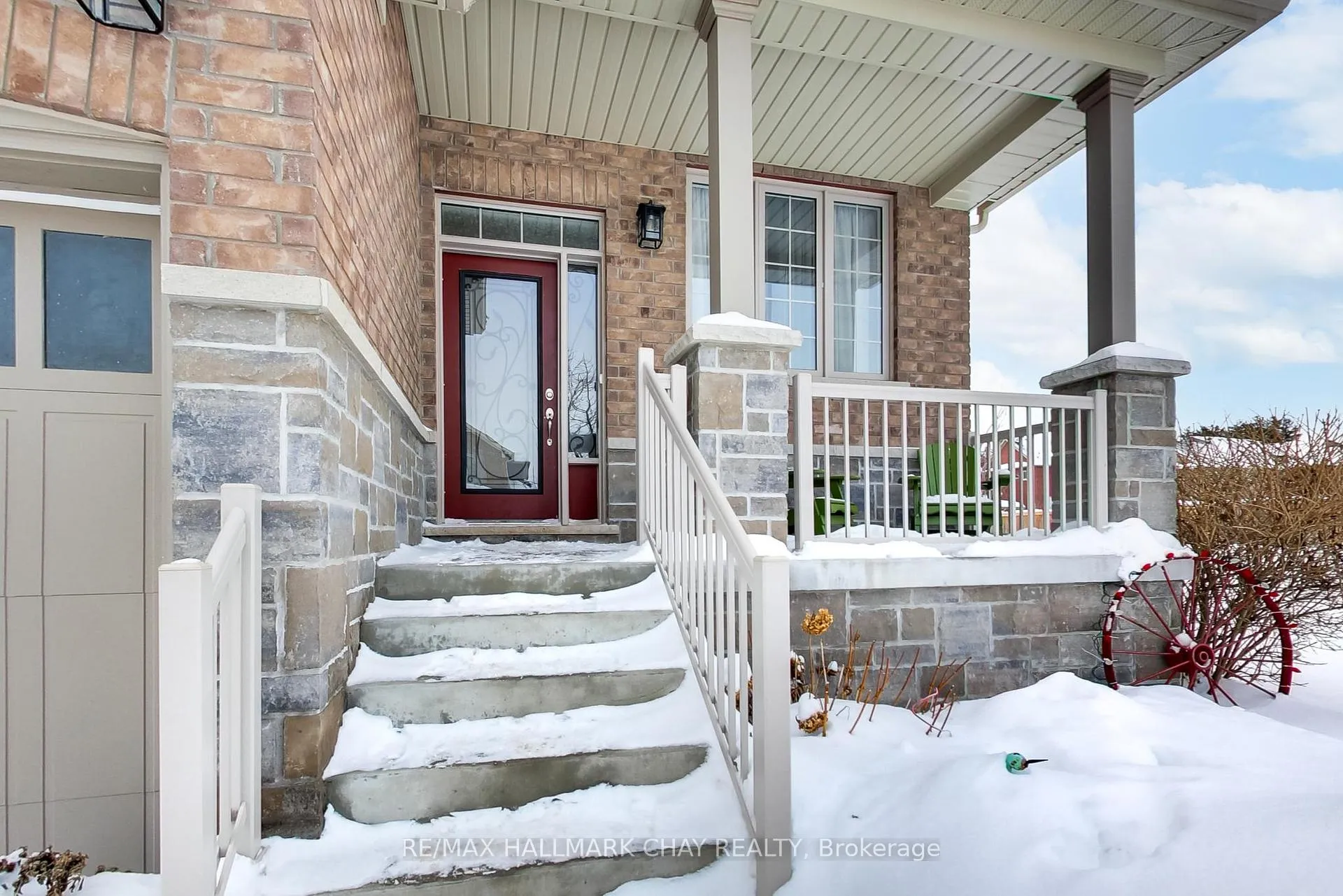 Photo 2 of 11 Cameron Street, Springwater, Minesing — HOMEH