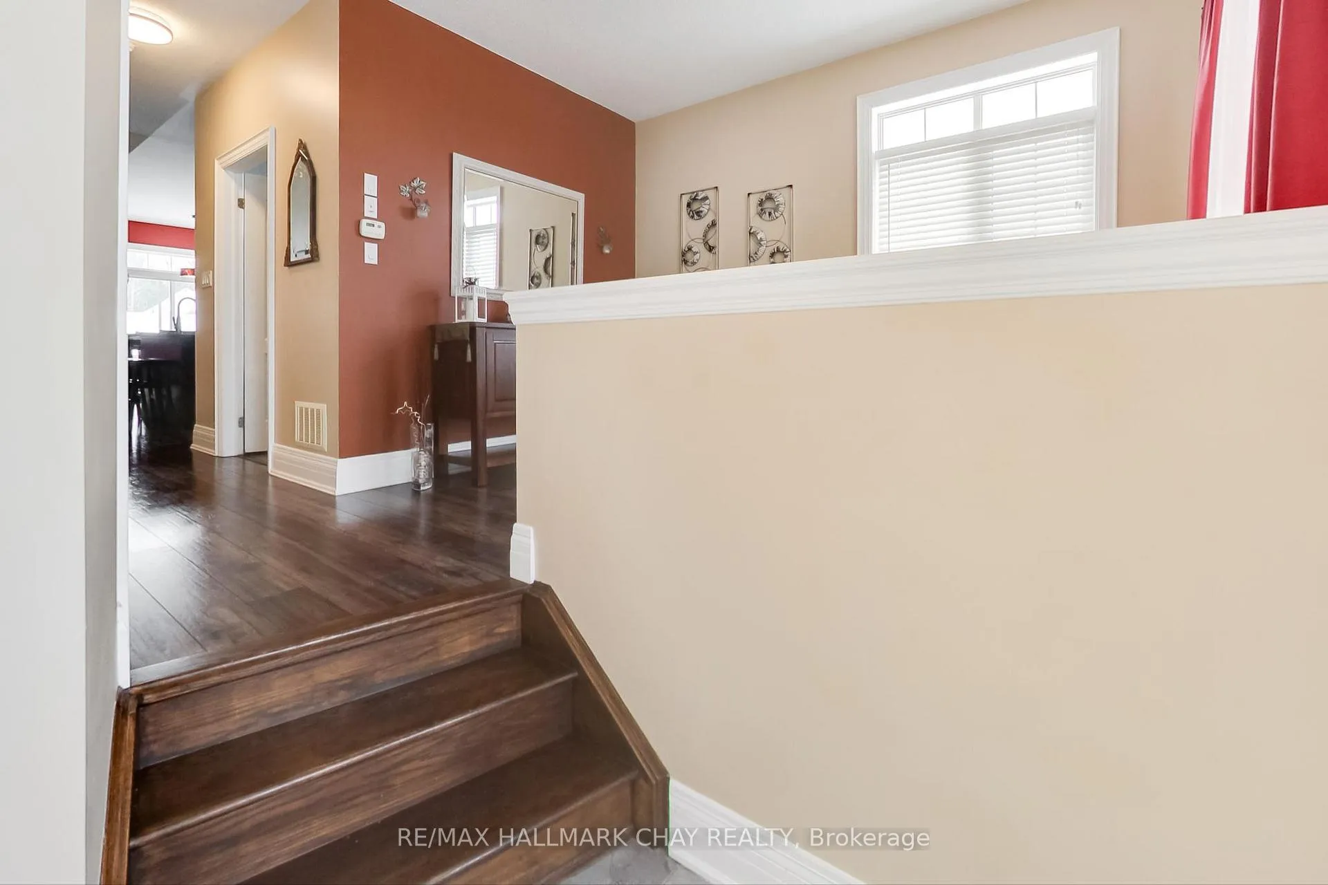 Photo 4 of 11 Cameron Street, Springwater, Minesing — HOMEH