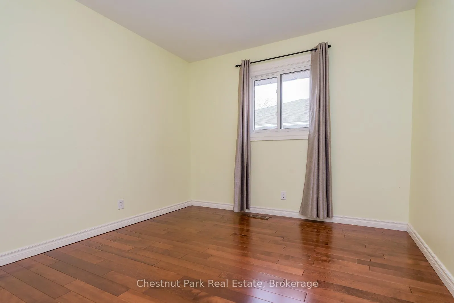 Photo 17 of 9 Sproule Avenue, Collingwood — HOMEH