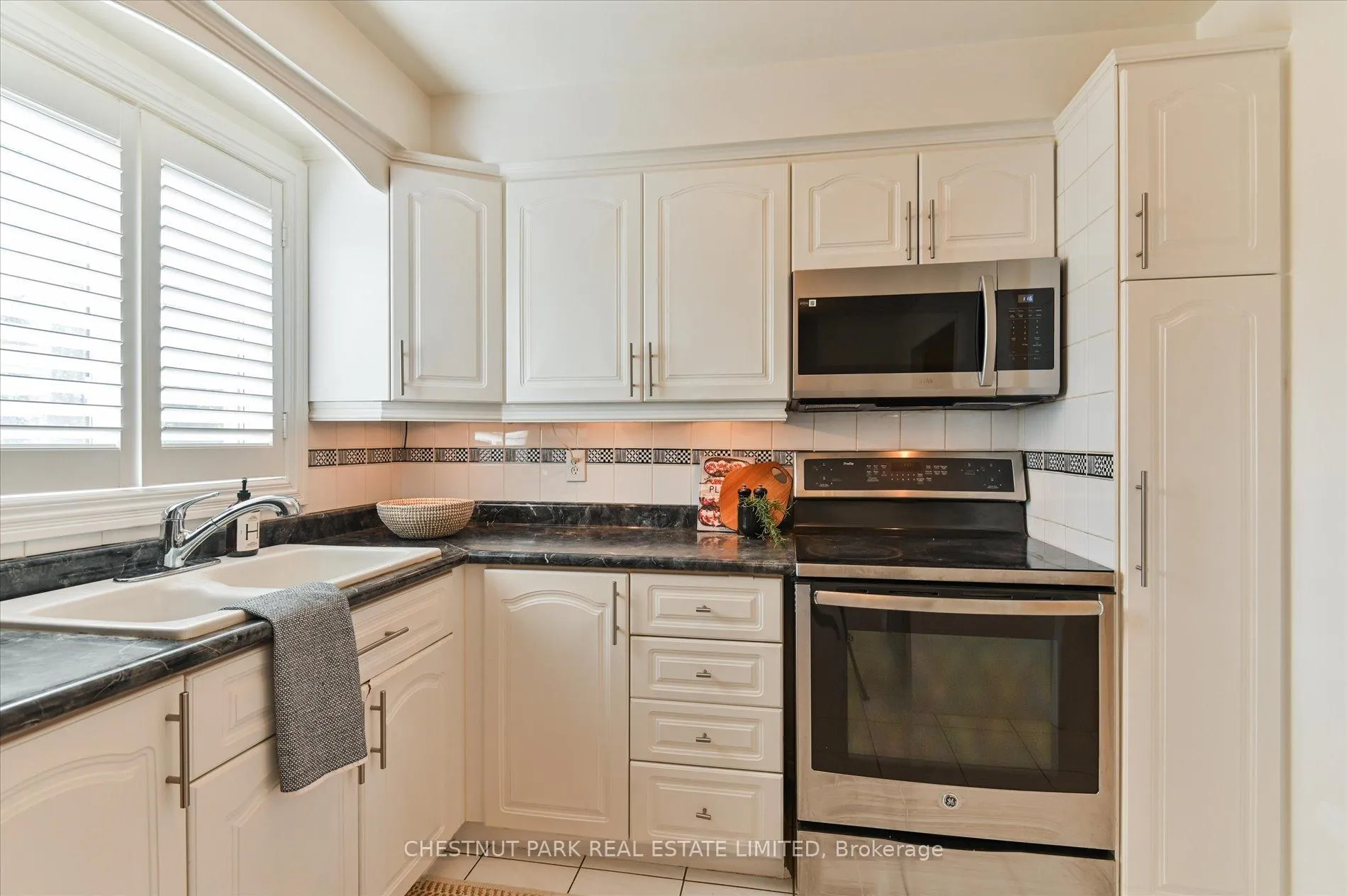 Photo 9 of 11 Sandmere Avenue, Brampton, Heart Lake West — HOMEH