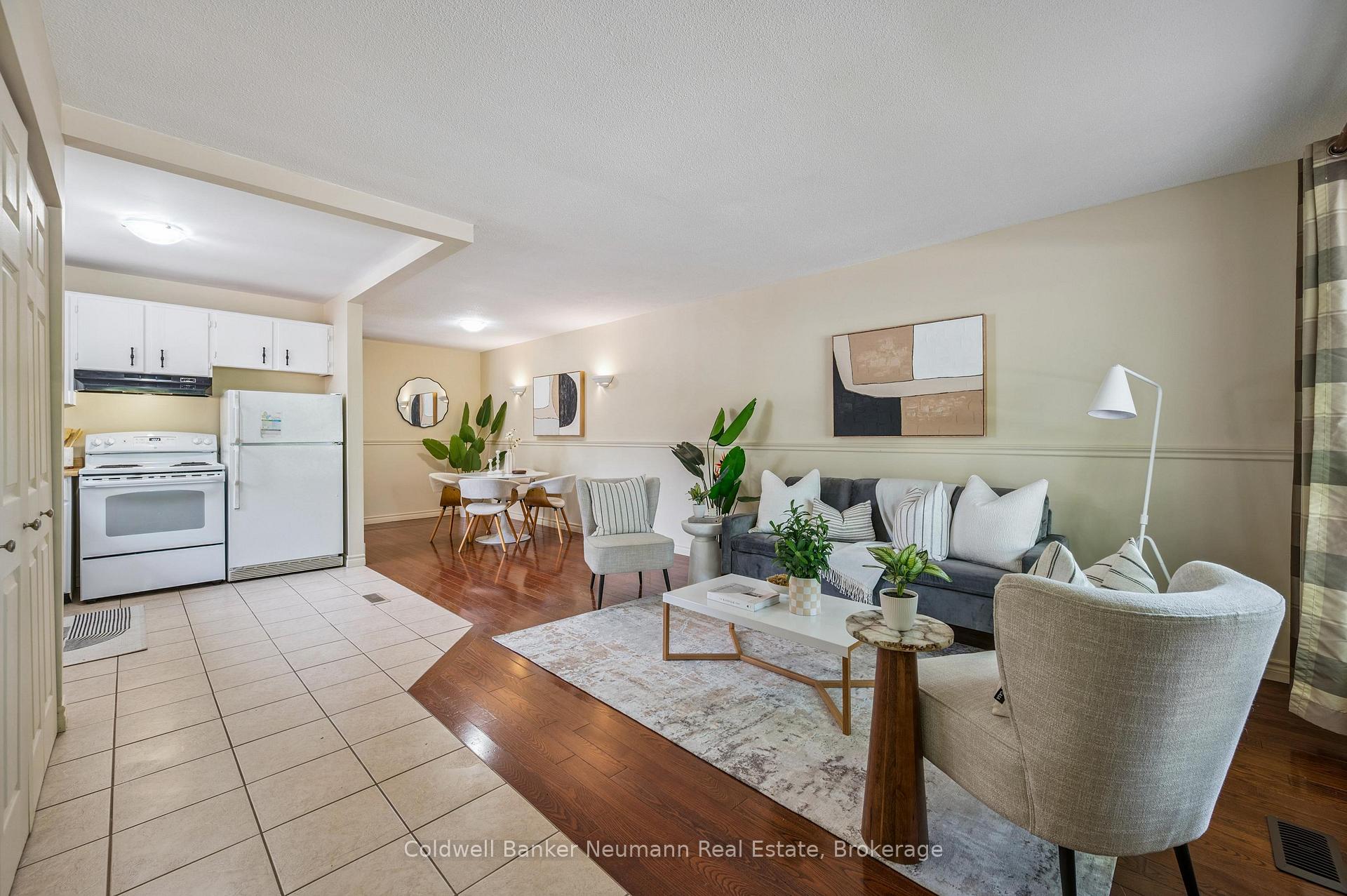 Photo 8 of 30 Mason Court, Guelph, Dovercliffe Park/Old University — HOMEH