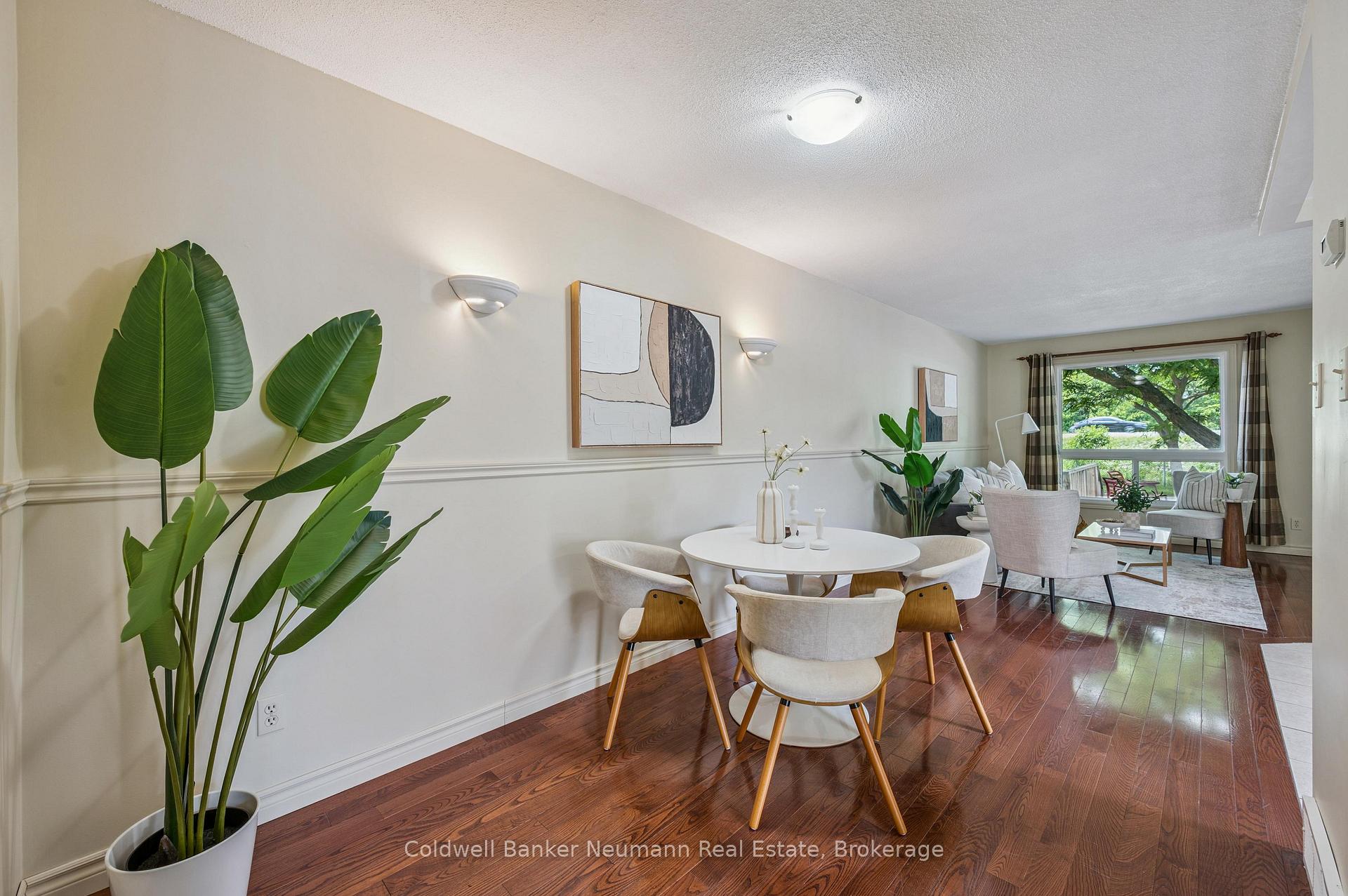Photo 13 of 30 Mason Court, Guelph, Dovercliffe Park/Old University — HOMEH