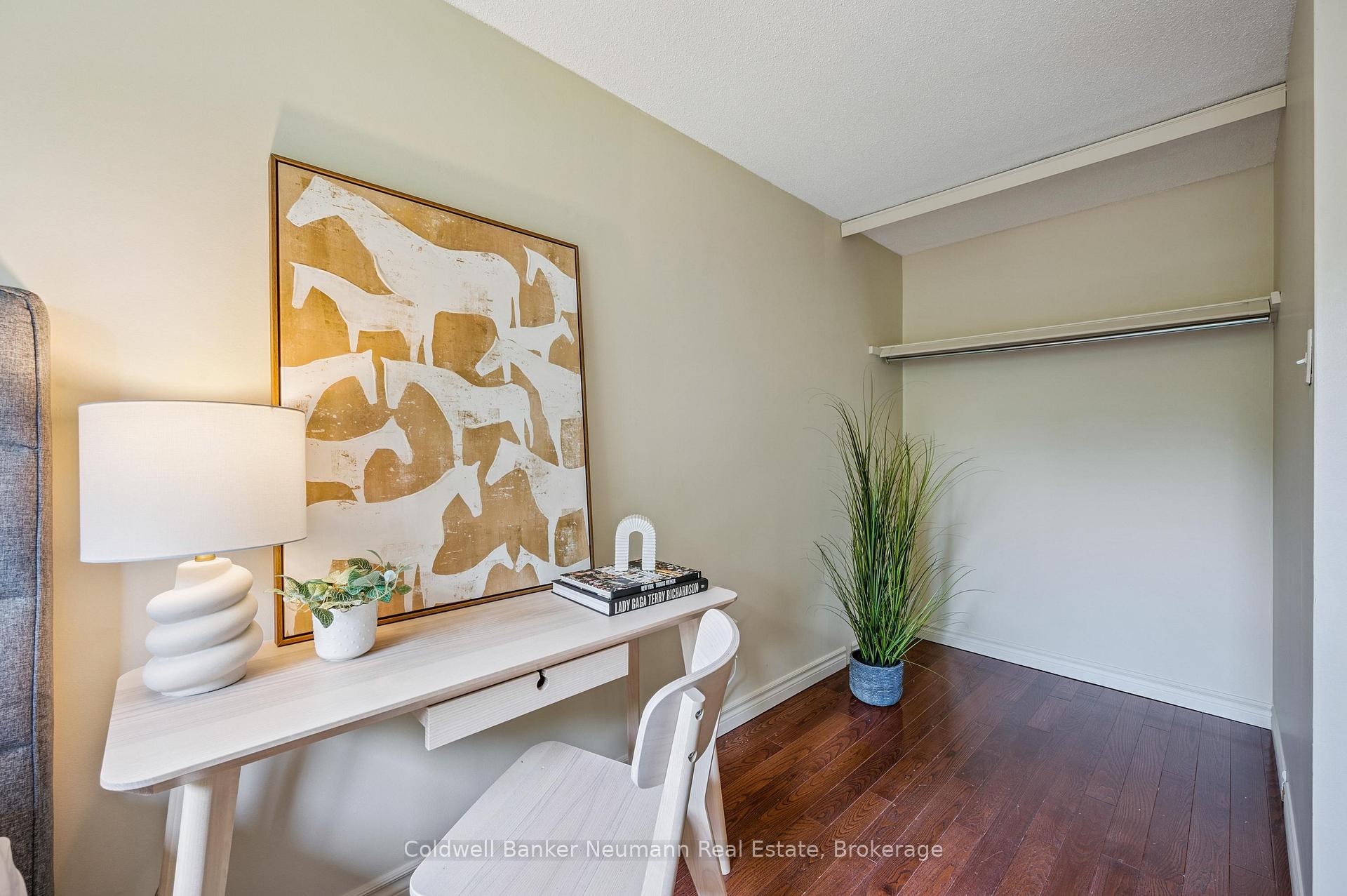 Photo 16 of 30 Mason Court, Guelph, Dovercliffe Park/Old University — HOMEH