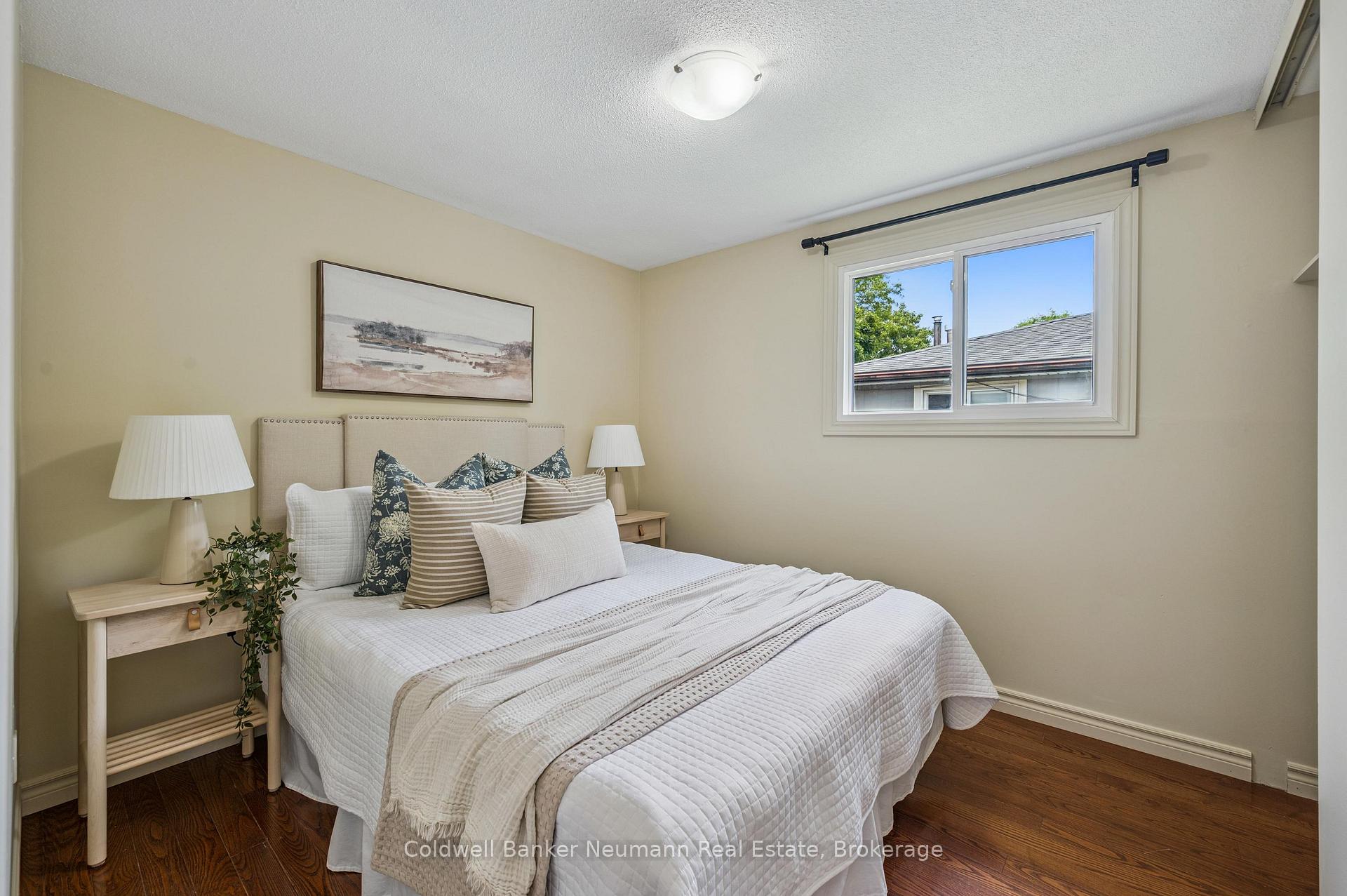 Photo 17 of 30 Mason Court, Guelph, Dovercliffe Park/Old University — HOMEH