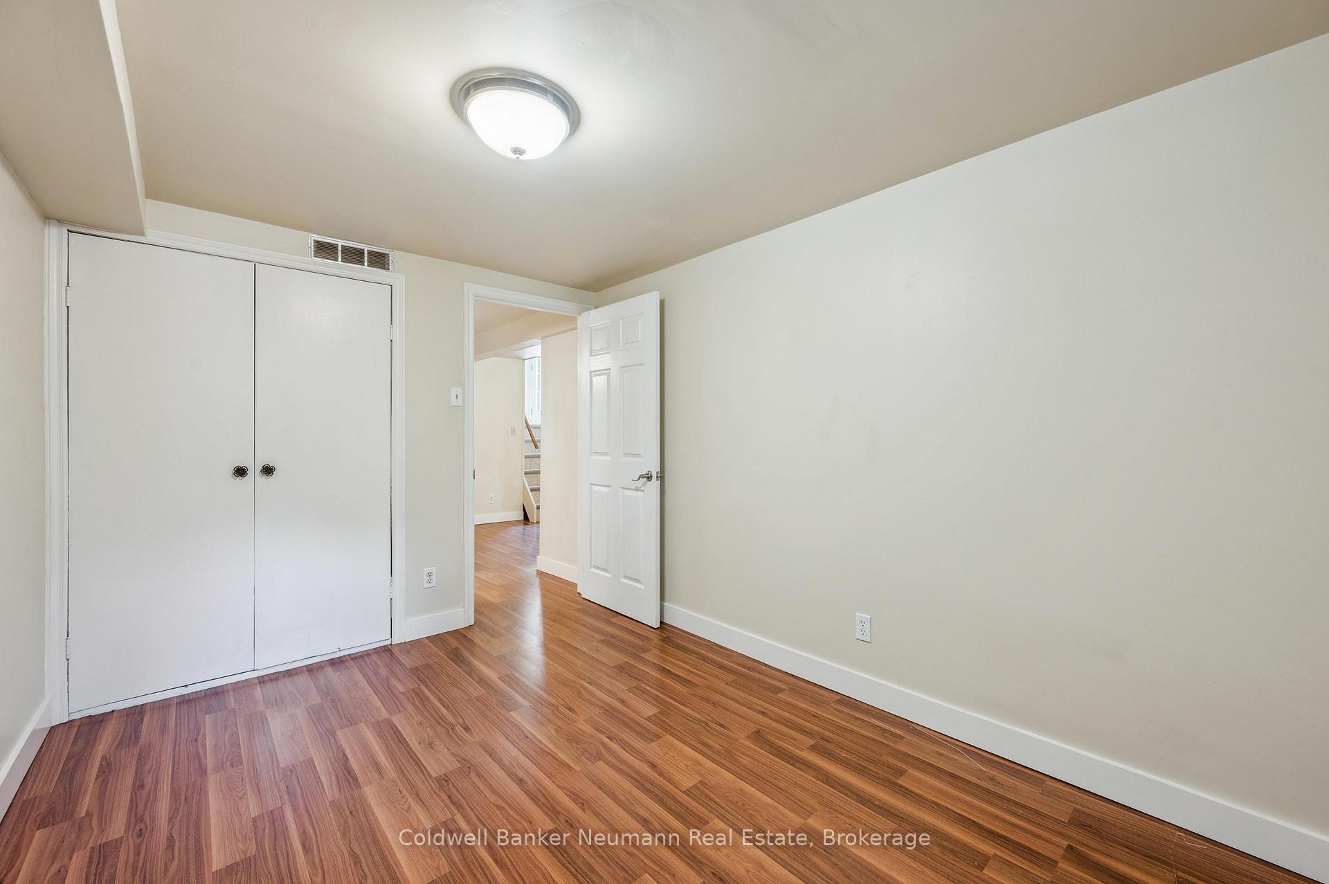 Photo 23 of 30 Mason Court, Guelph, Dovercliffe Park/Old University — HOMEH
