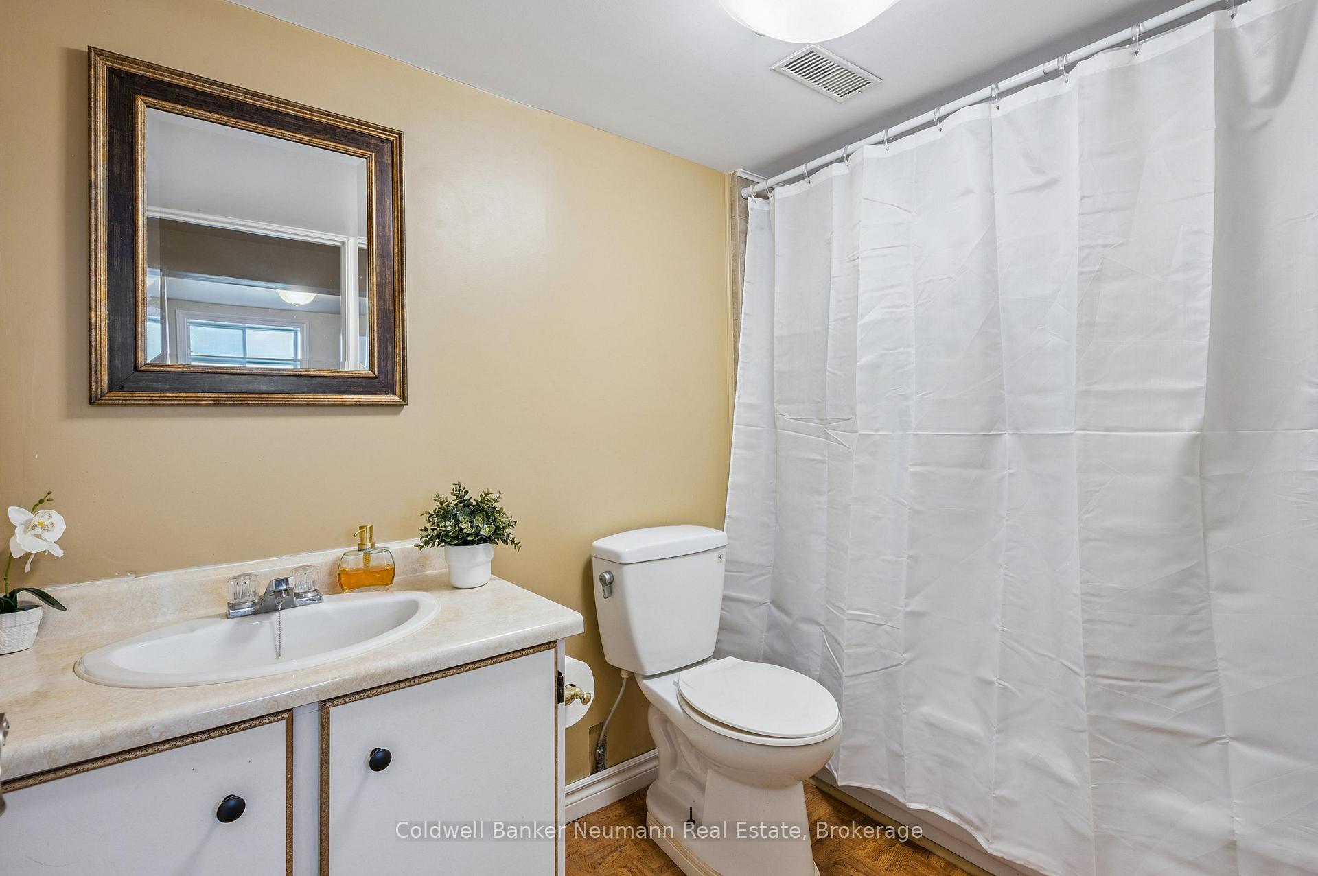 Photo 29 of 30 Mason Court, Guelph, Dovercliffe Park/Old University — HOMEH