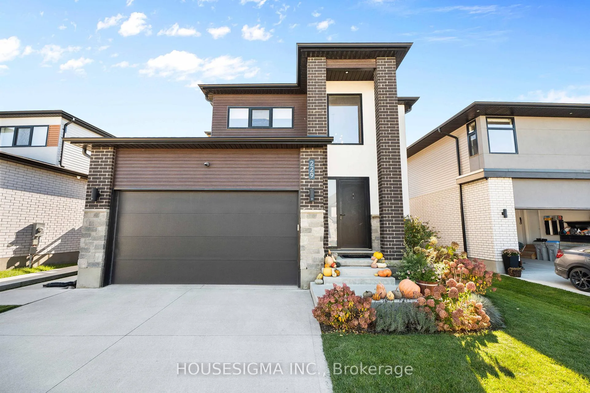 Photo 4 of 229 Crestview Drive, Middlesex Centre, Kilworth — HOMEH