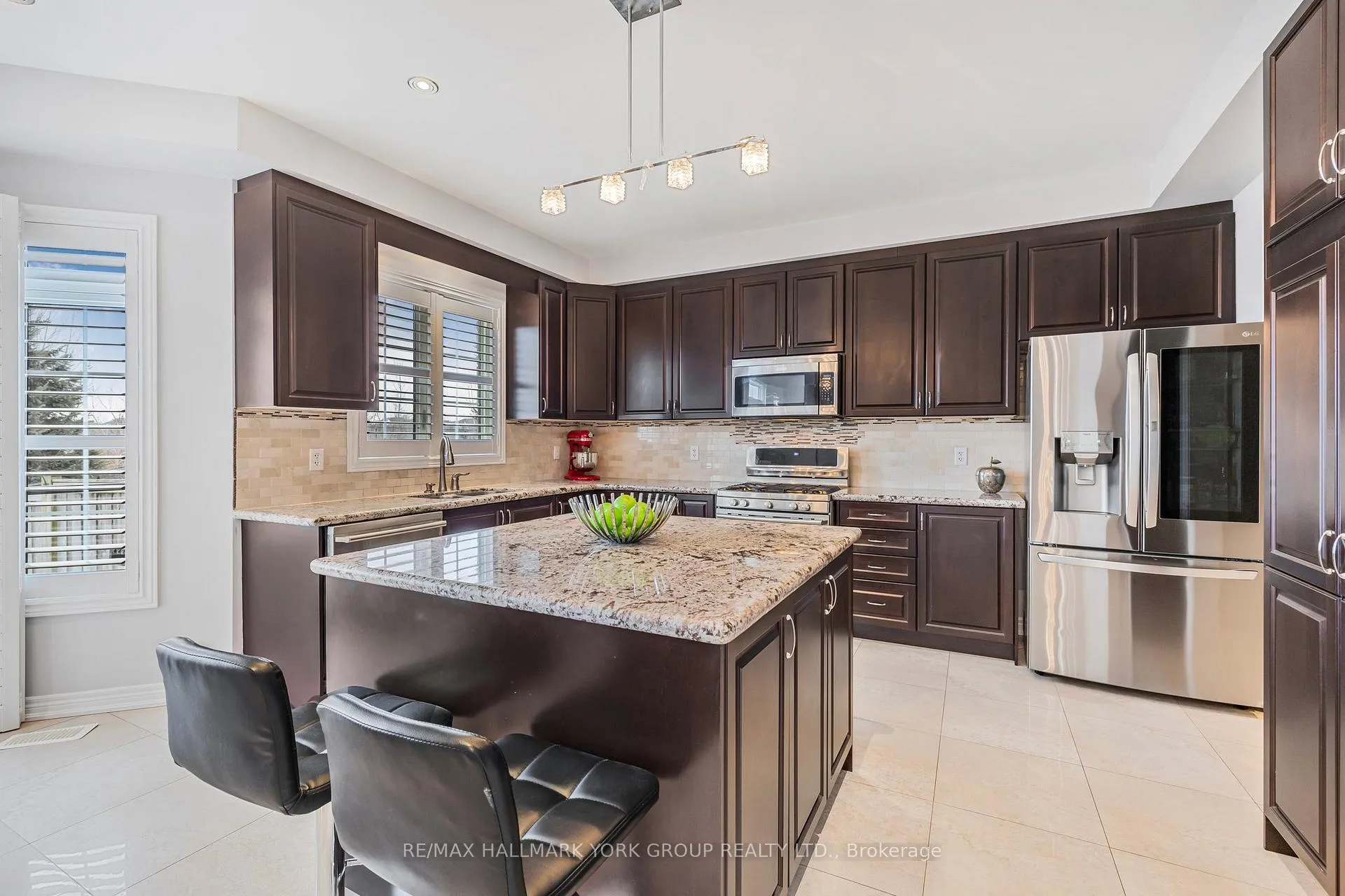 Photo 8 of 63 Pointon Street, Aurora, Bayview Northeast — HOMEH