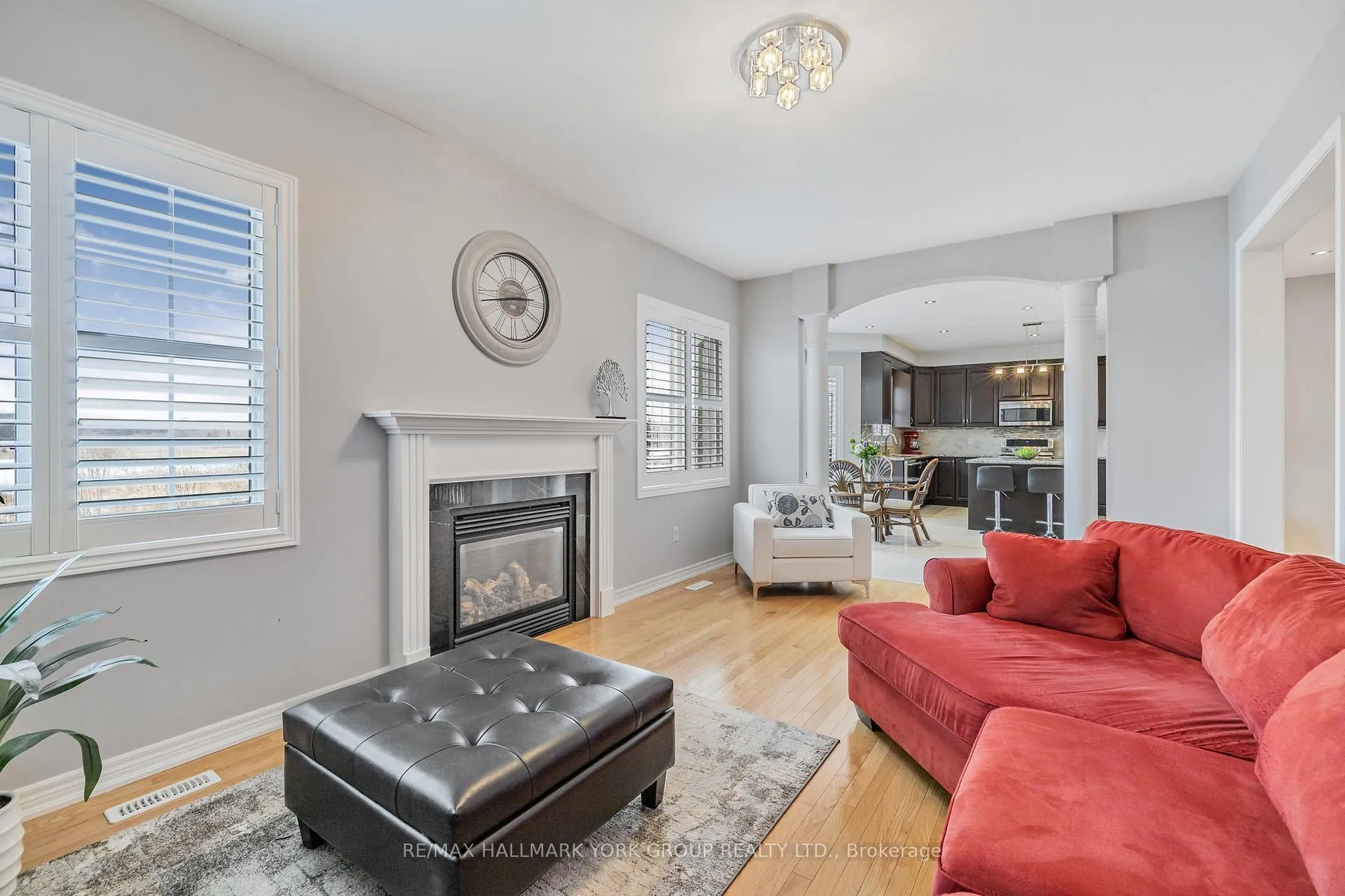 Photo 13 of 63 Pointon Street, Aurora, Bayview Northeast — HOMEH