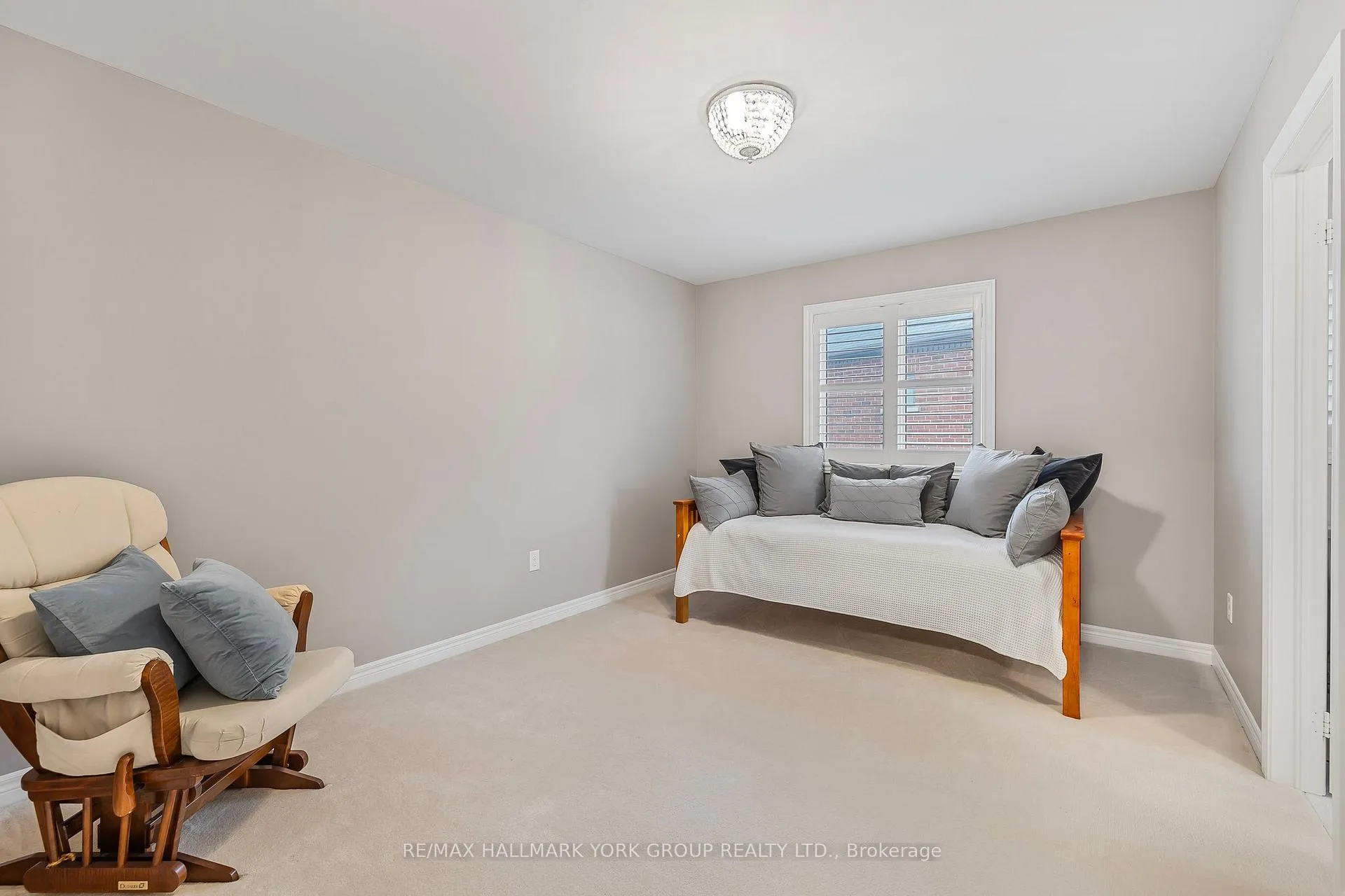 Photo 23 of 63 Pointon Street, Aurora, Bayview Northeast — HOMEH