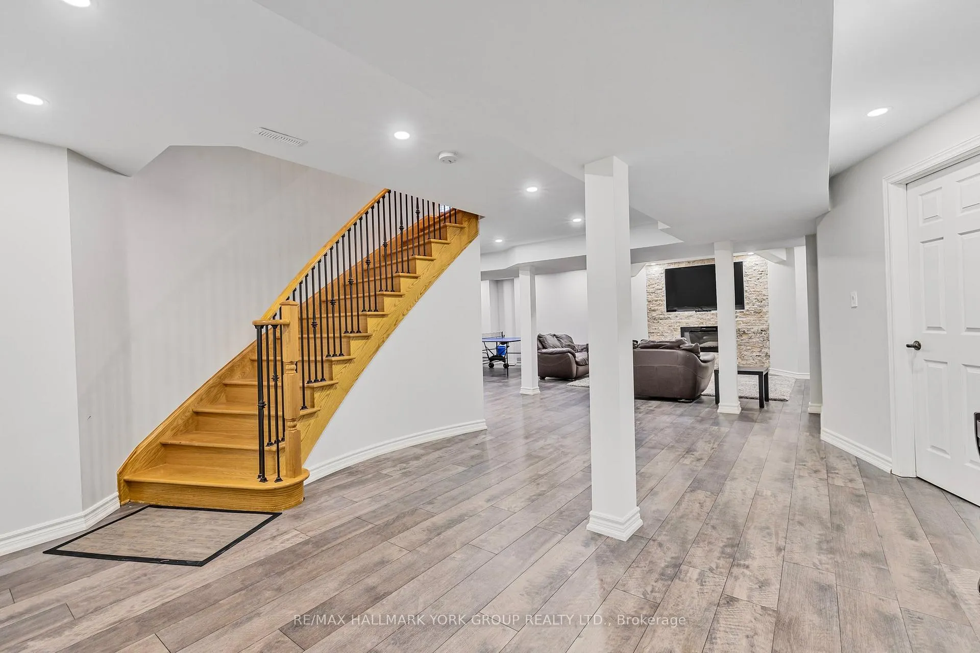 Photo 29 of 63 Pointon Street, Aurora, Bayview Northeast — HOMEH