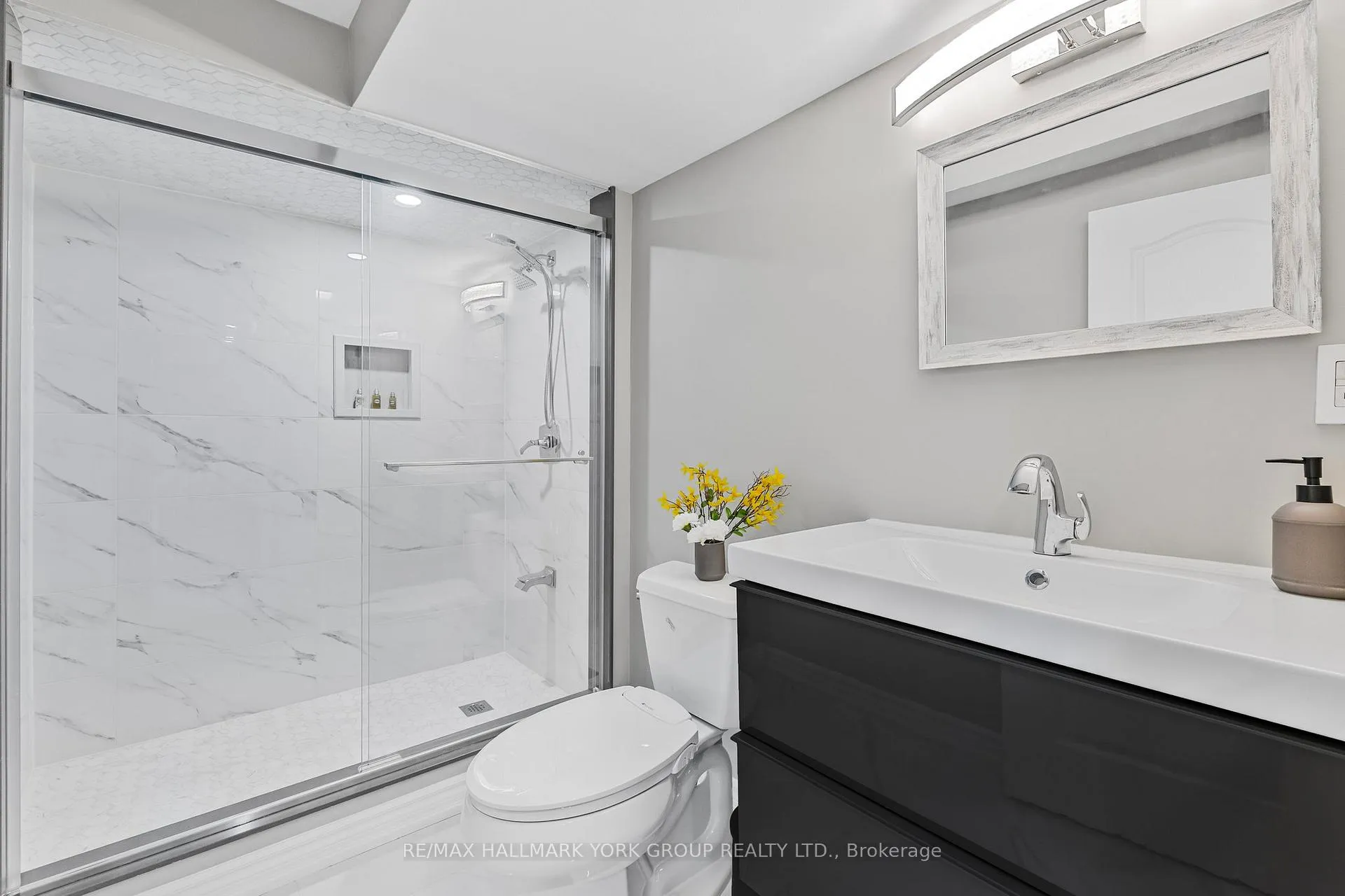 Photo 31 of 63 Pointon Street, Aurora, Bayview Northeast — HOMEH