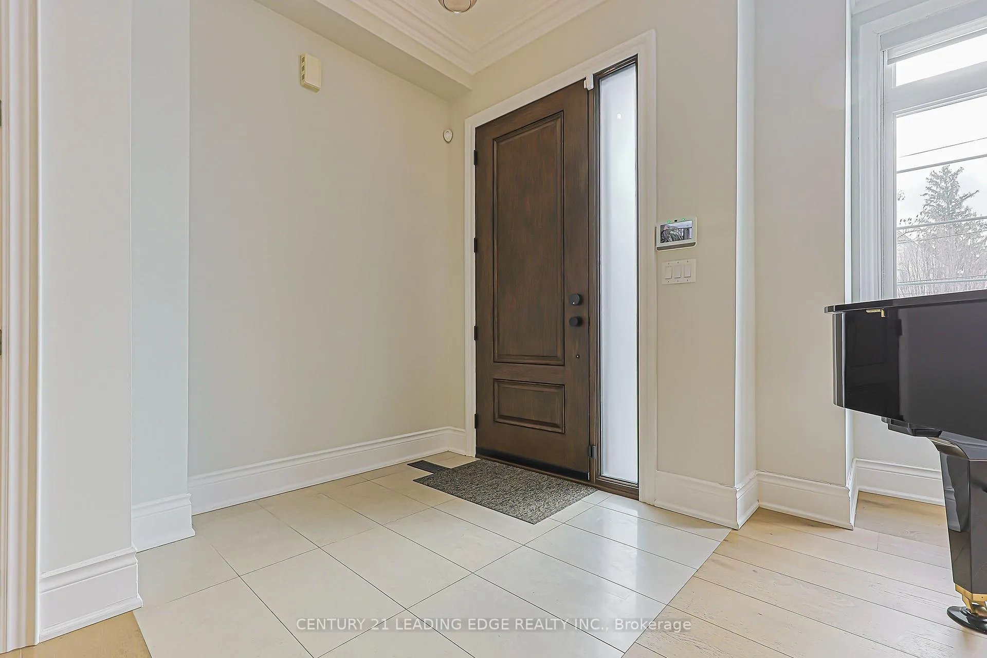 Photo 2 of 522 Woburn Avenue, Toronto, Bedford Park-Nortown — HOMEH