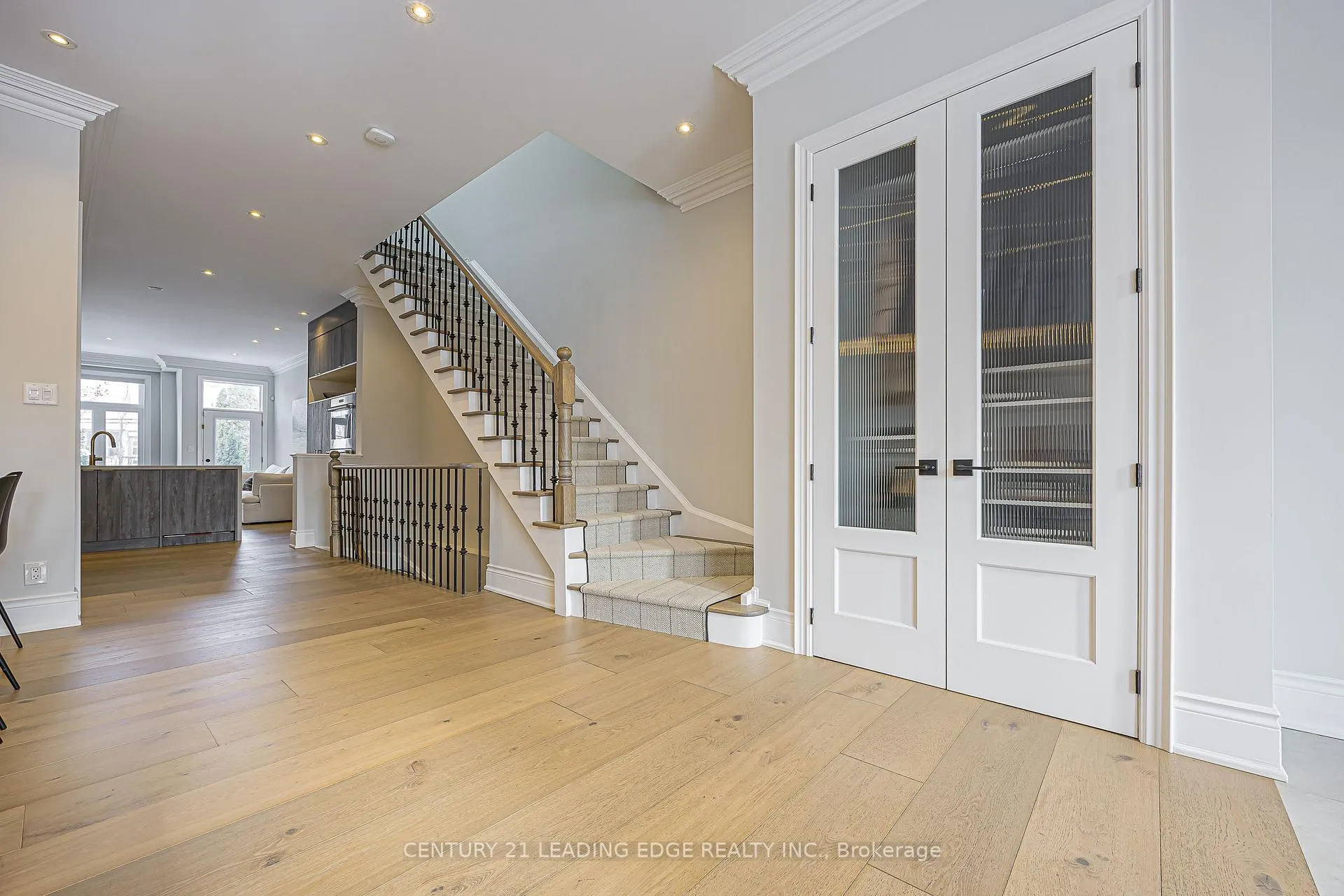 Photo 3 of 522 Woburn Avenue, Toronto, Bedford Park-Nortown — HOMEH