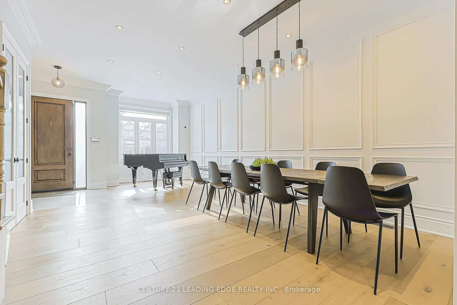 Photo 4 of 522 Woburn Avenue, Toronto, Bedford Park-Nortown — HOMEH
