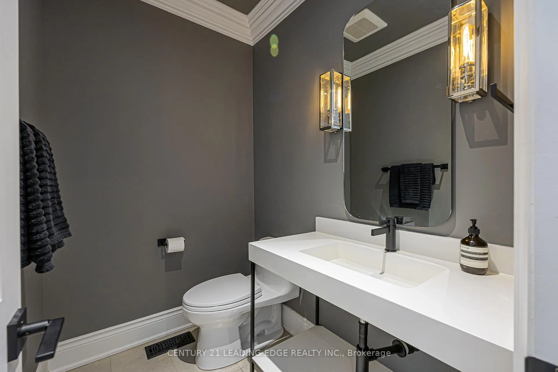 Photo 8 of 522 Woburn Avenue, Toronto, Bedford Park-Nortown — HOMEH