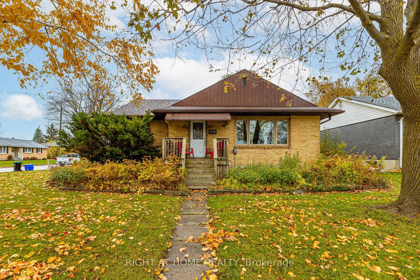 Photo 1 of 205 St Vincent Street, Barrie, Wellington — HOMEH