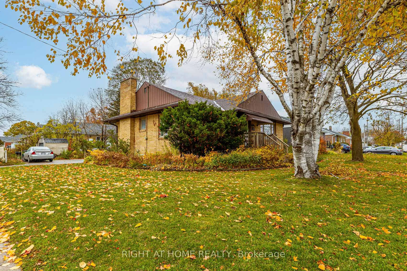 Photo 2 of 205 St Vincent Street, Barrie, Wellington — HOMEH