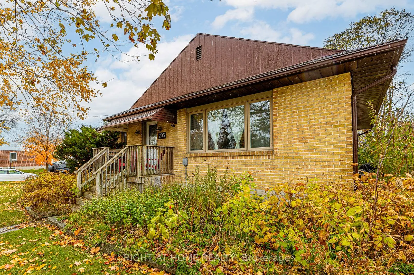 Photo 4 of 205 St Vincent Street, Barrie, Wellington — HOMEH