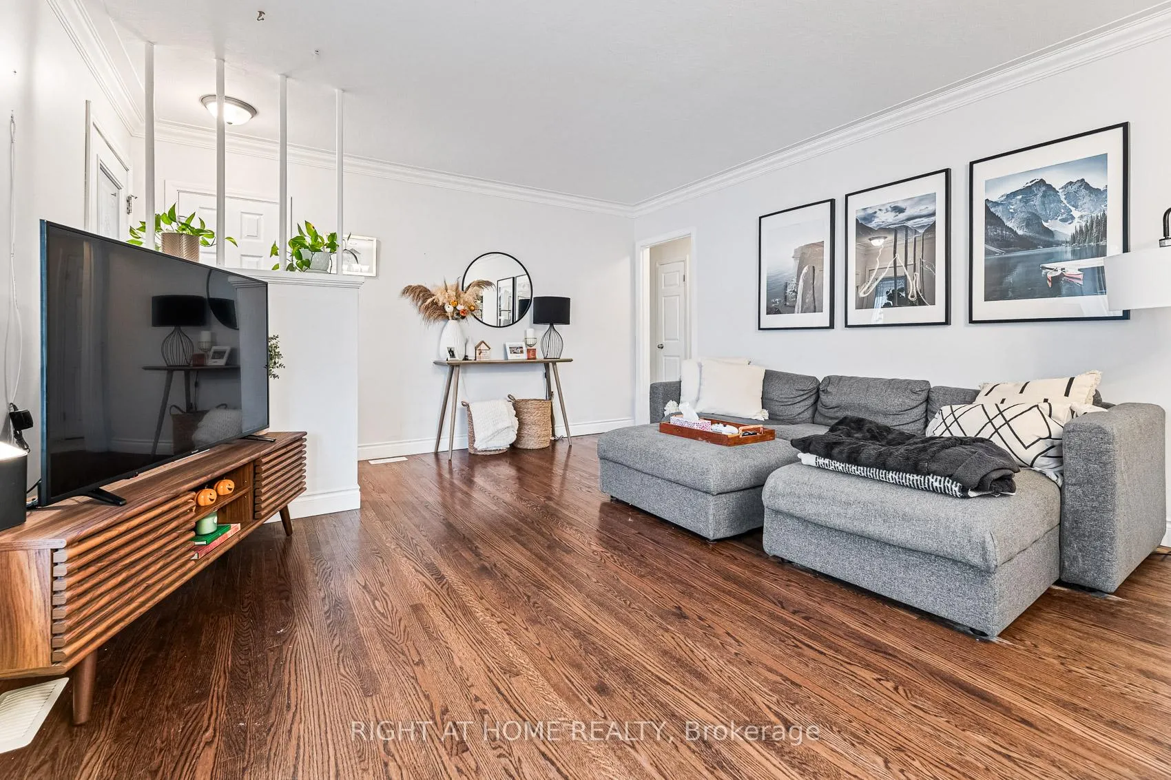 Photo 7 of 205 St Vincent Street, Barrie, Wellington — HOMEH