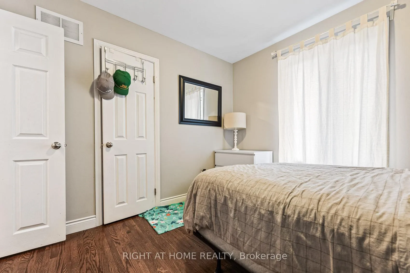 Photo 17 of 205 St Vincent Street, Barrie, Wellington — HOMEH