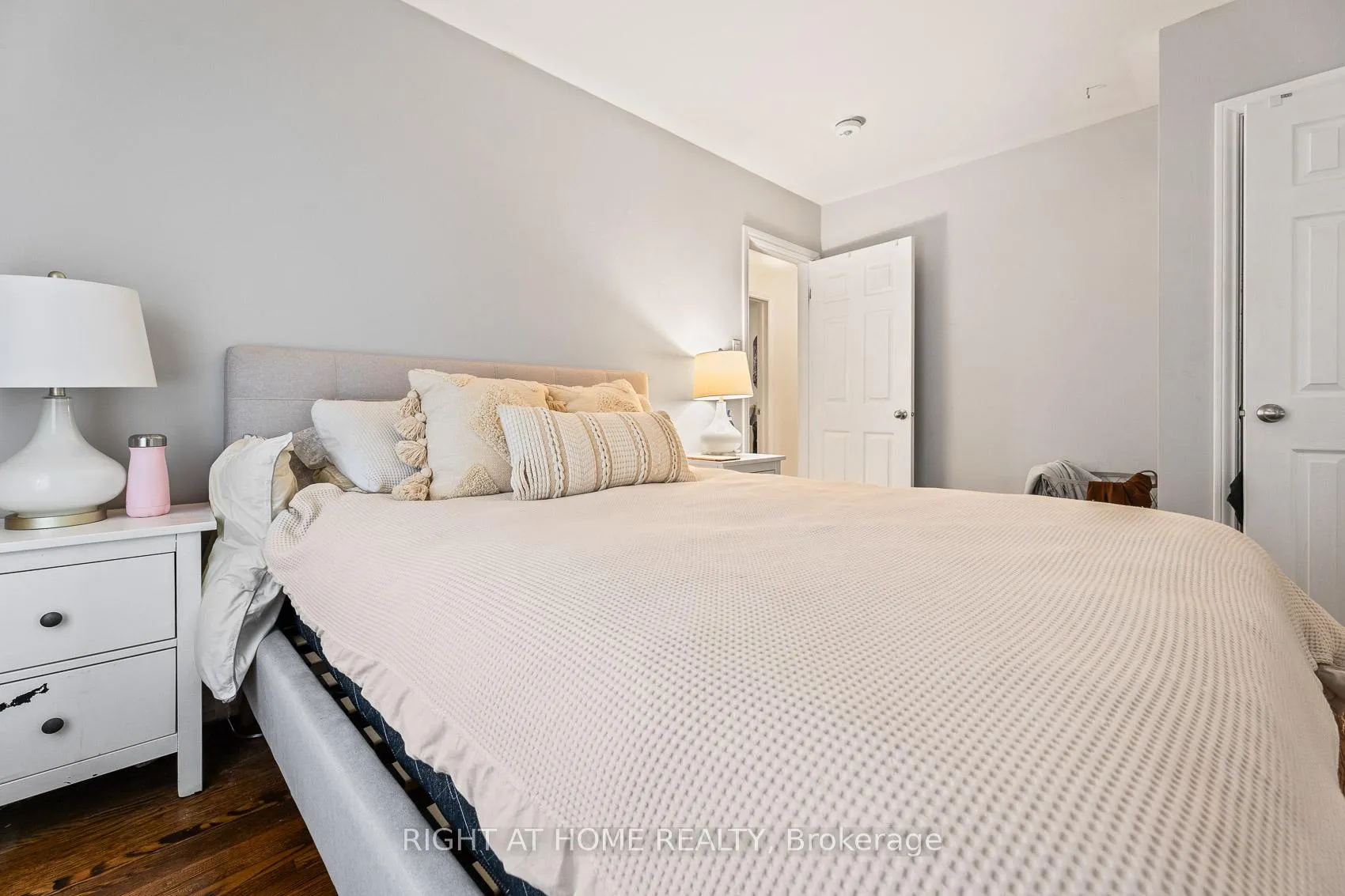 Photo 19 of 205 St Vincent Street, Barrie, Wellington — HOMEH