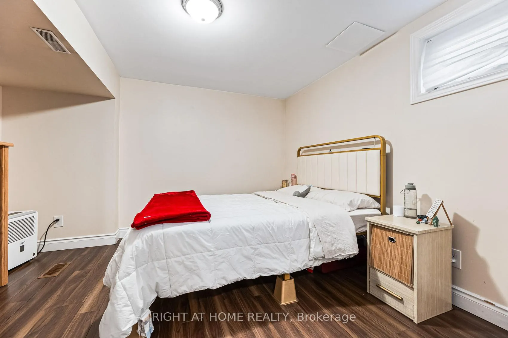 Photo 38 of 205 St Vincent Street, Barrie, Wellington — HOMEH