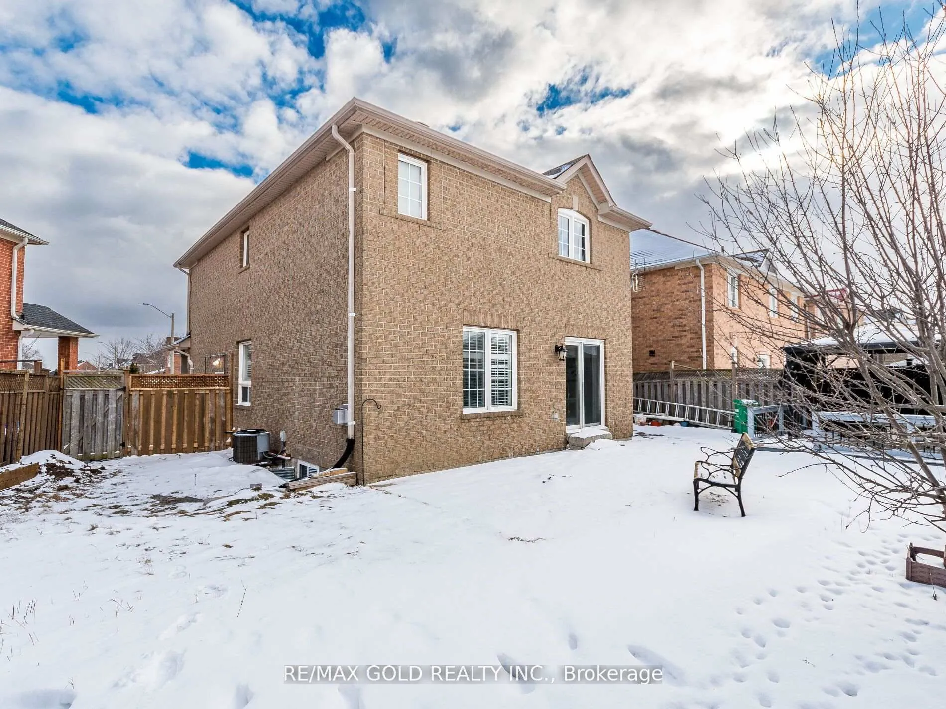 Photo 36 of 21 Milkweed Crescent, Brampton, Northwest Sandalwood Parkway — HOMEH