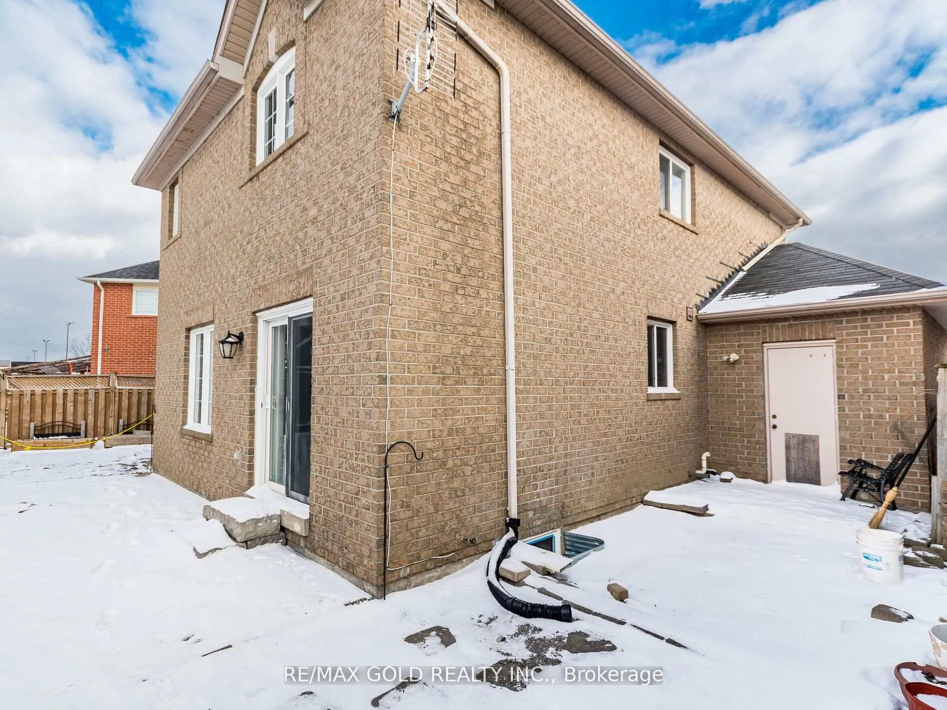 Photo 37 of 21 Milkweed Crescent, Brampton, Northwest Sandalwood Parkway — HOMEH