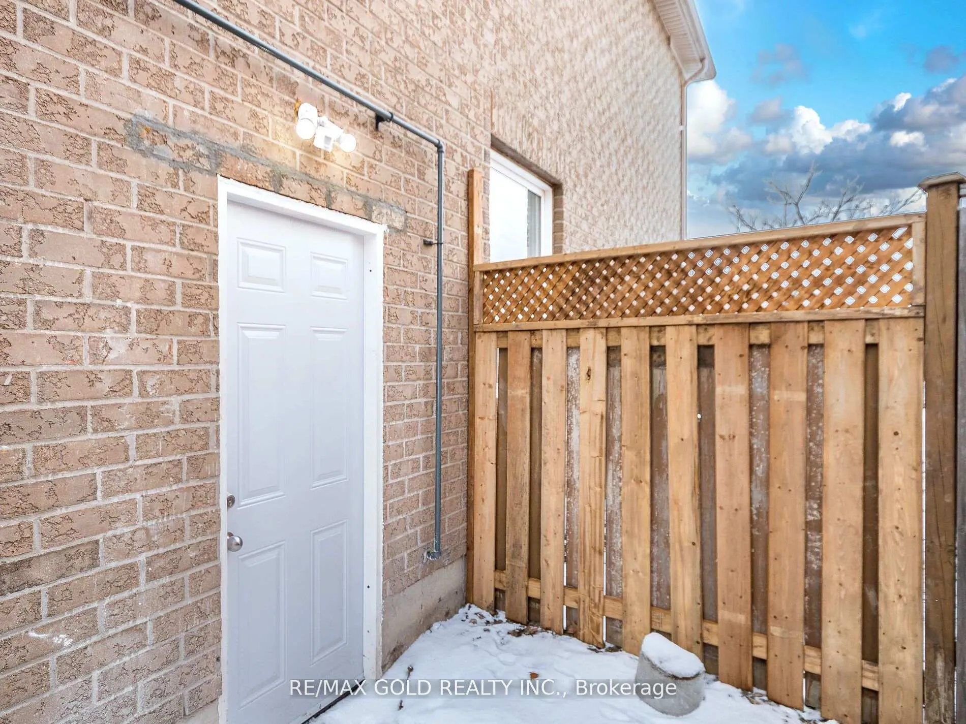Photo 42 of 21 Milkweed Crescent, Brampton, Northwest Sandalwood Parkway — HOMEH