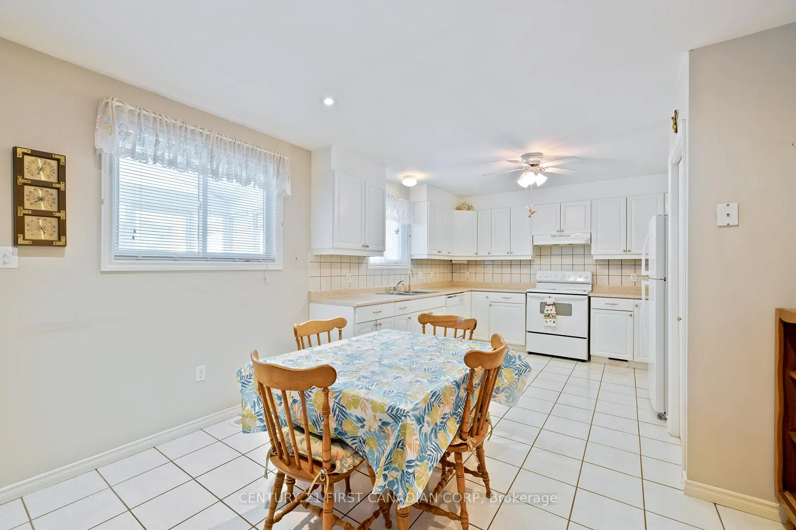 Photo 8 of 6 Henry Street, Chatham-Kent, Ridgetown — HOMEH