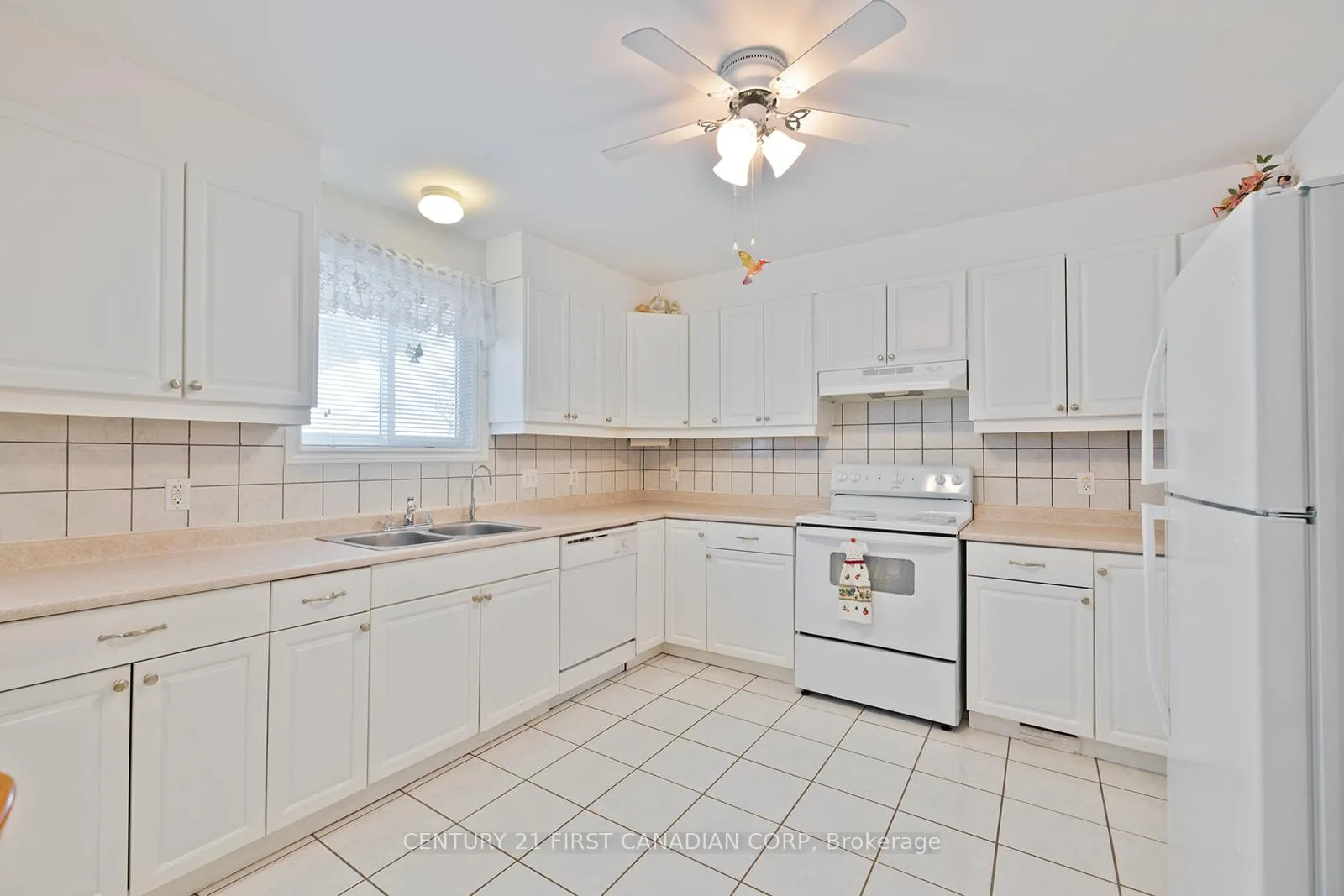 Photo 10 of 6 Henry Street, Chatham-Kent, Ridgetown — HOMEH