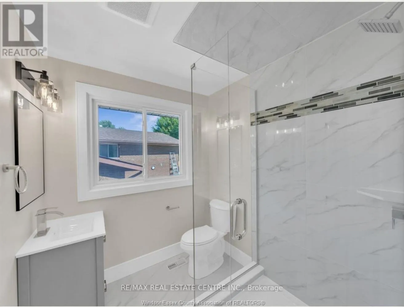 Photo 6 of Unit A&B, 9515 Kerby Road, Windsor — HOMEH