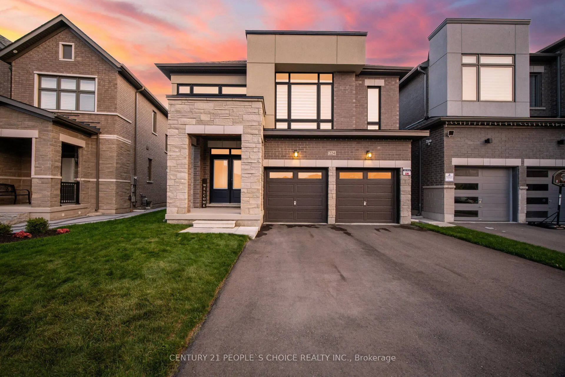 Photo 2 of 224 Bellefond Street, Vaughan, Kleinburg — HOMEH