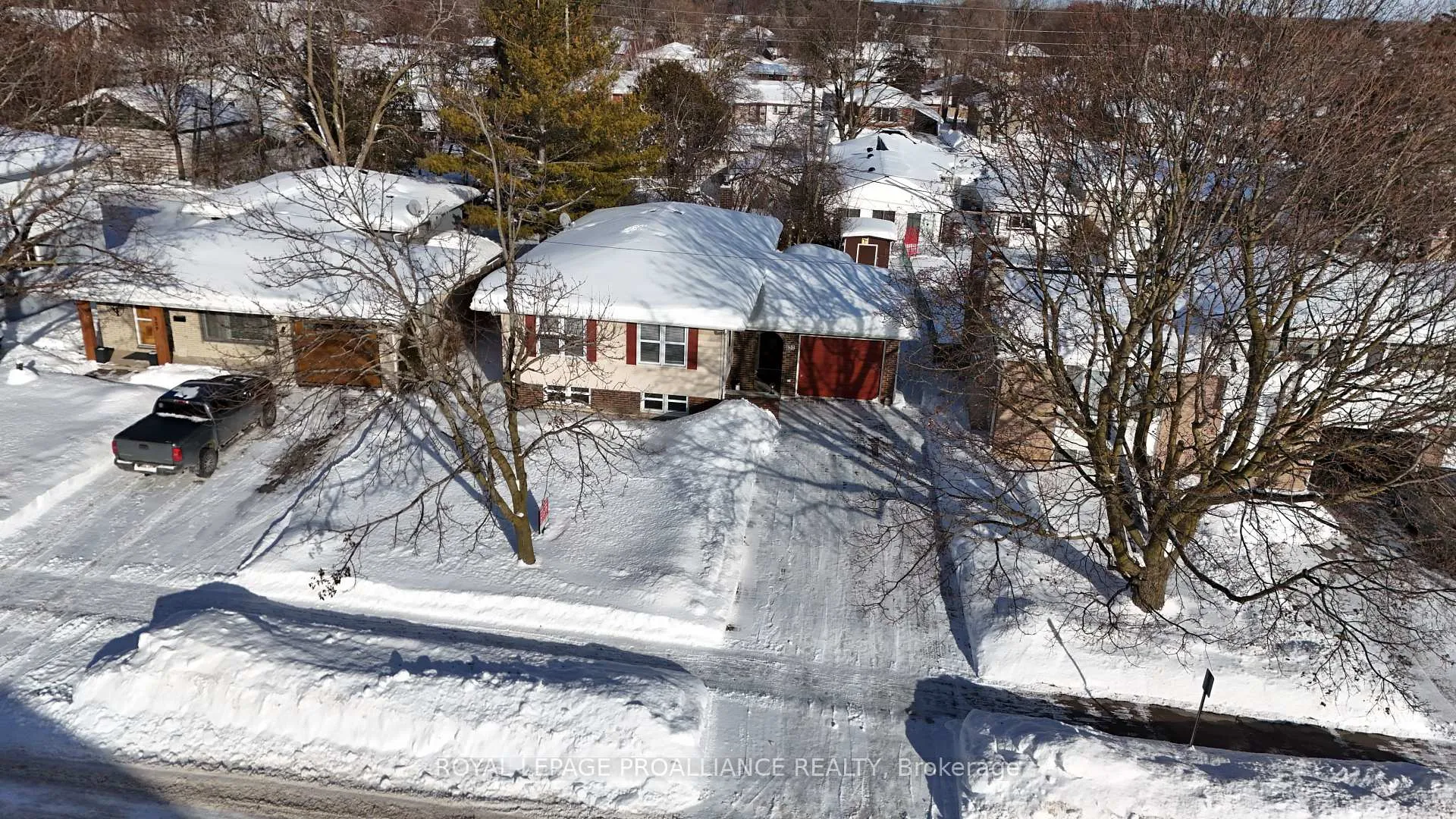 Photo 2 of 157 Singleton Drive, Belleville, Belleville Ward — HOMEH