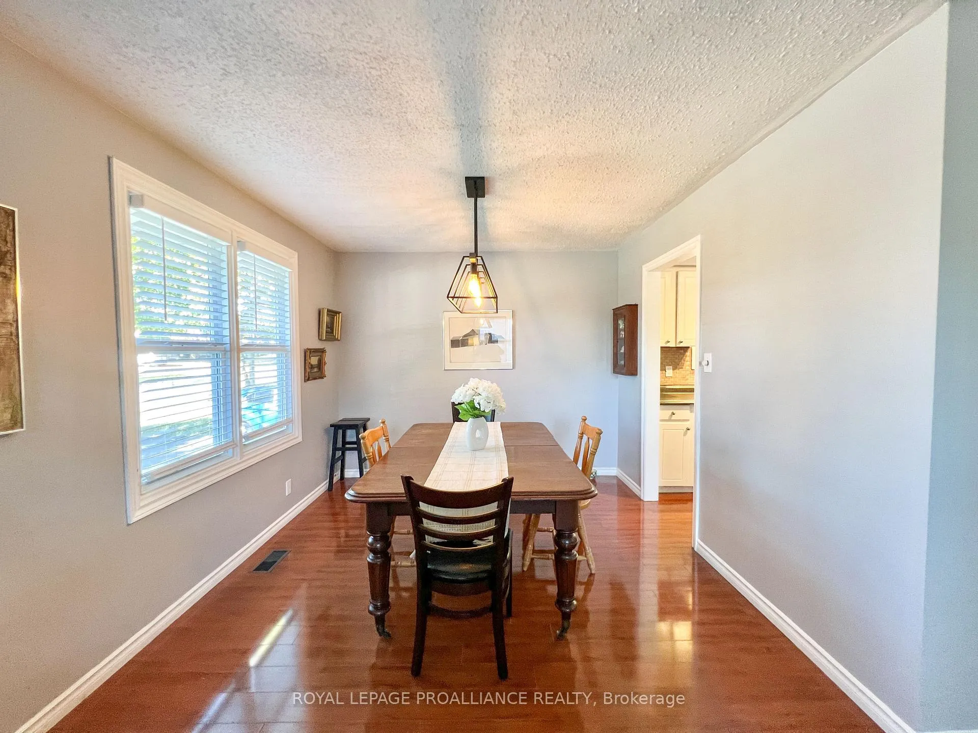 Photo 7 of 157 Singleton Drive, Belleville, Belleville Ward — HOMEH