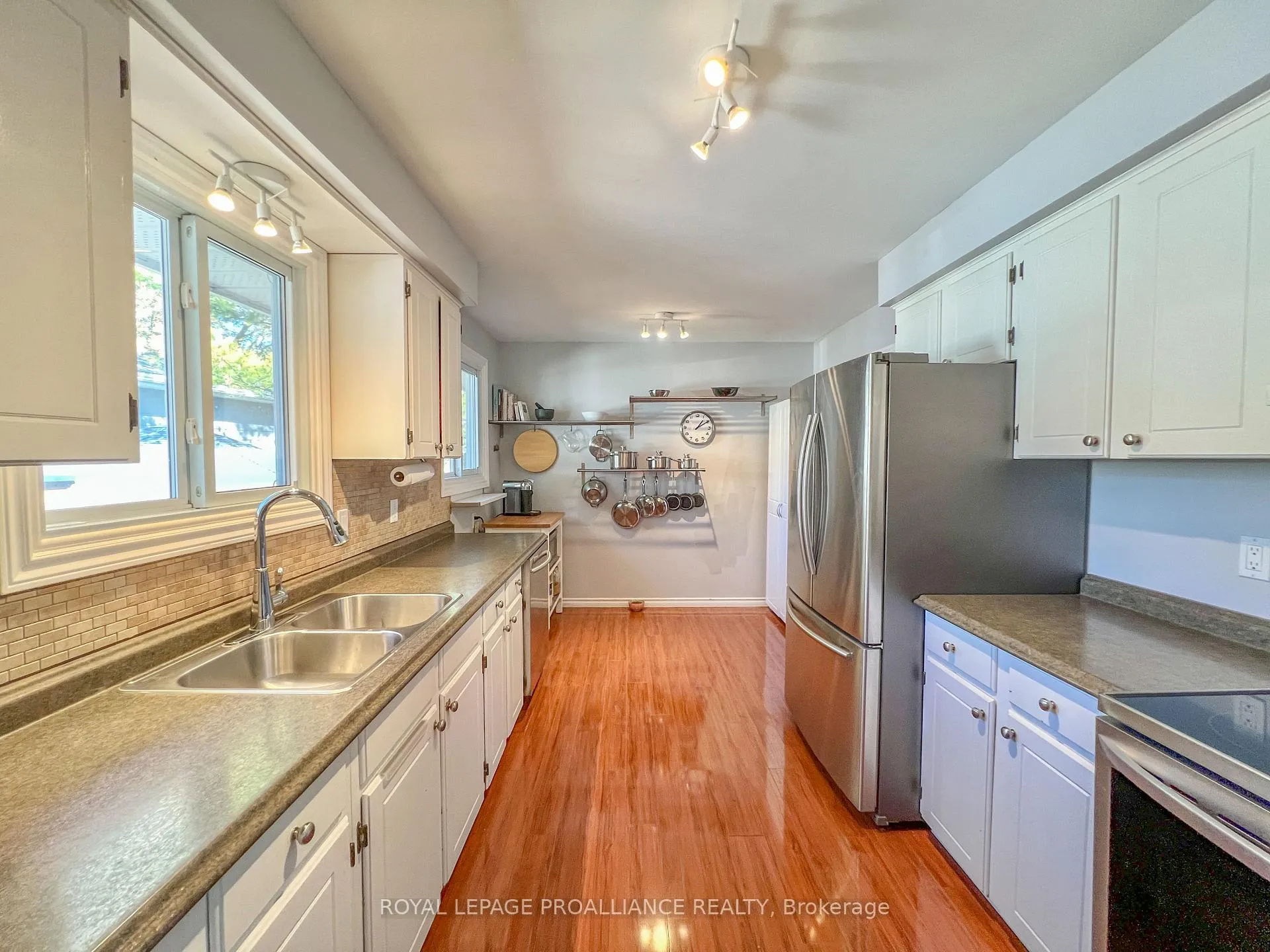 Photo 8 of 157 Singleton Drive, Belleville, Belleville Ward — HOMEH