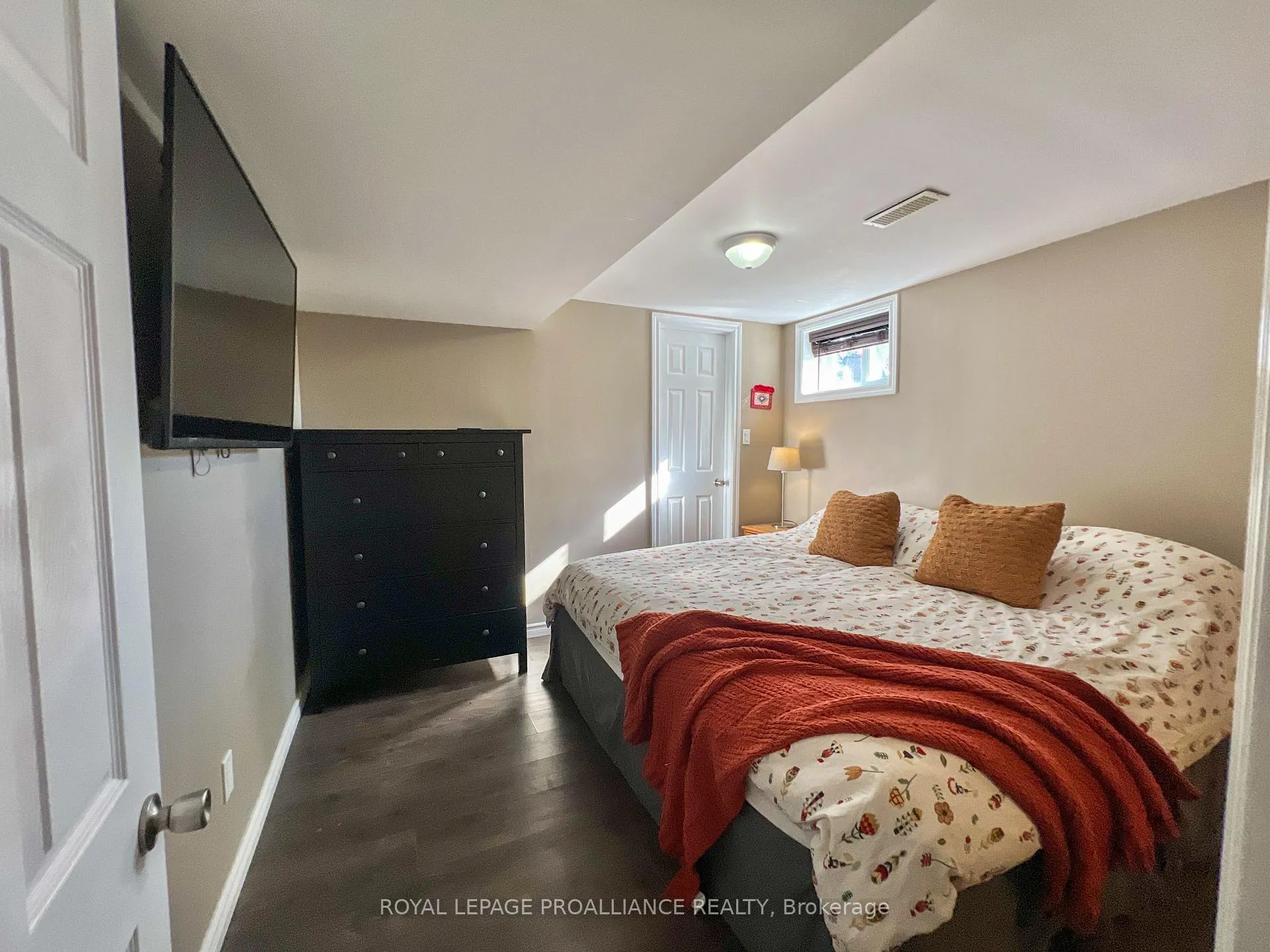 Photo 22 of 157 Singleton Drive, Belleville, Belleville Ward — HOMEH
