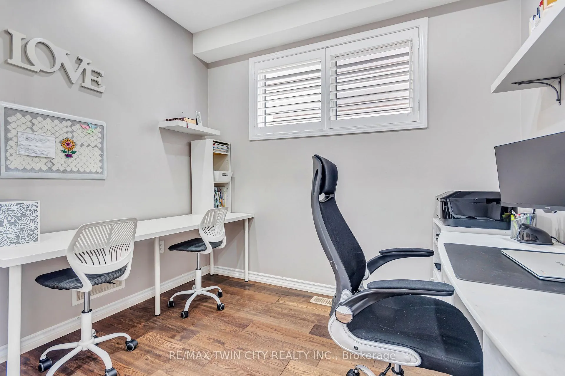Photo 4 of 23 Shoreacres Drive, Kitchener — HOMEH