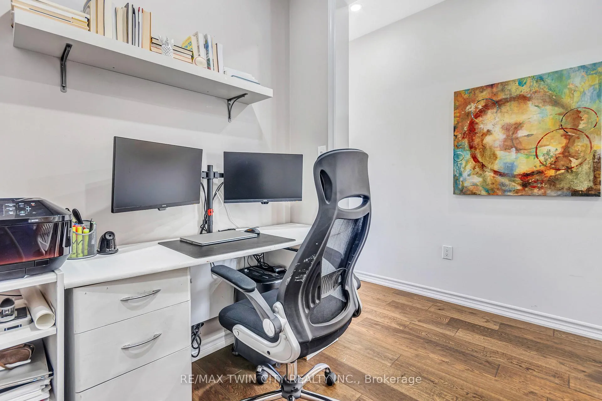 Photo 5 of 23 Shoreacres Drive, Kitchener — HOMEH