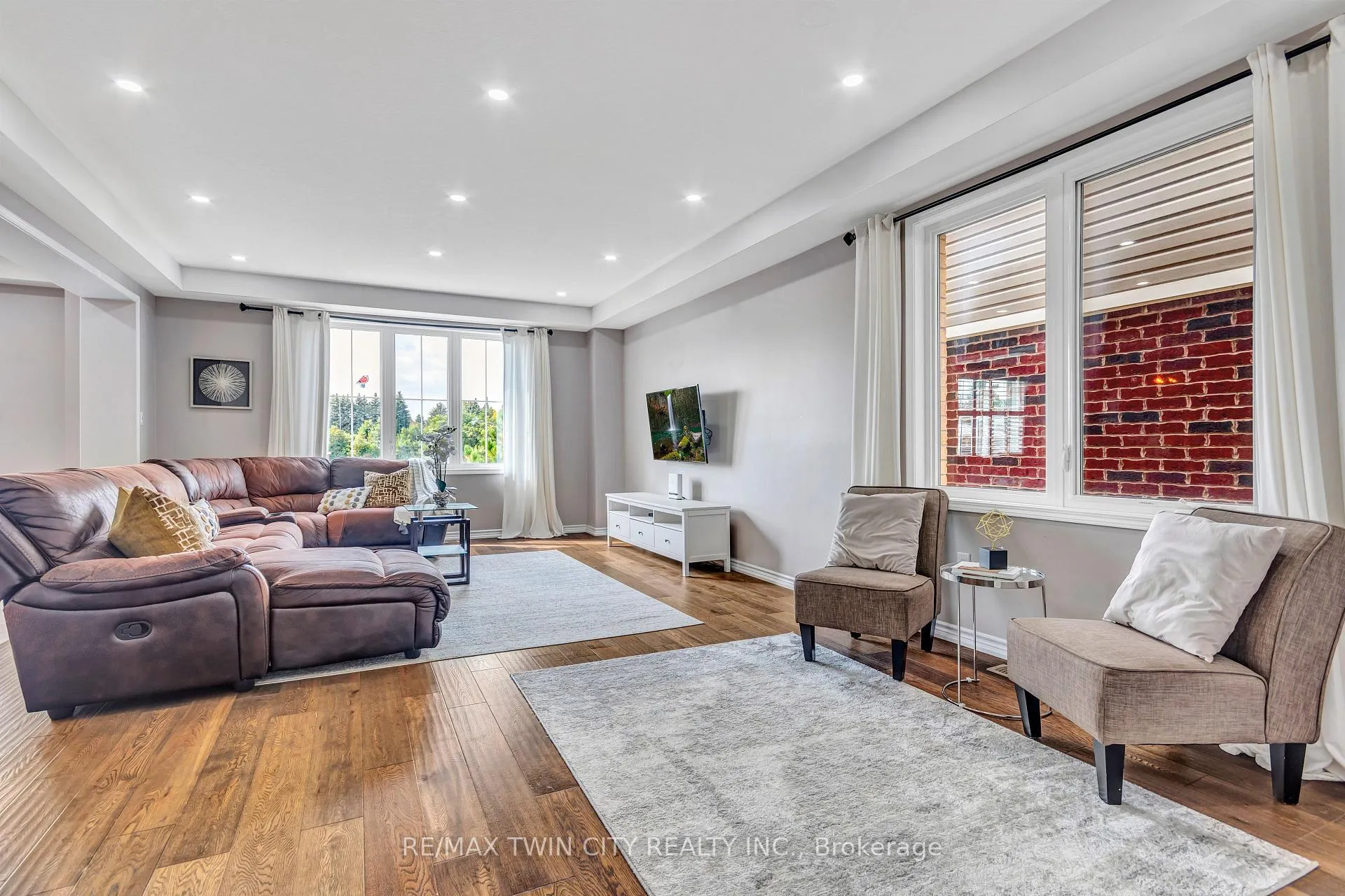 Photo 6 of 23 Shoreacres Drive, Kitchener — HOMEH