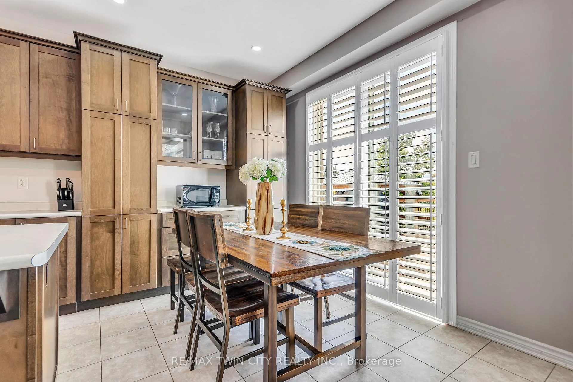 Photo 14 of 23 Shoreacres Drive, Kitchener — HOMEH