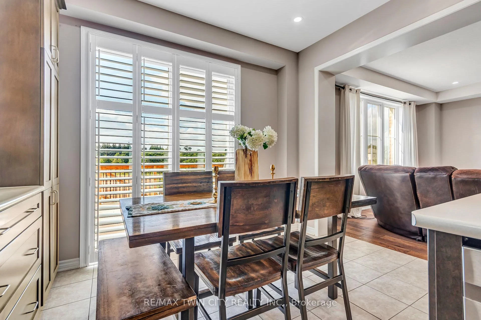 Photo 15 of 23 Shoreacres Drive, Kitchener — HOMEH