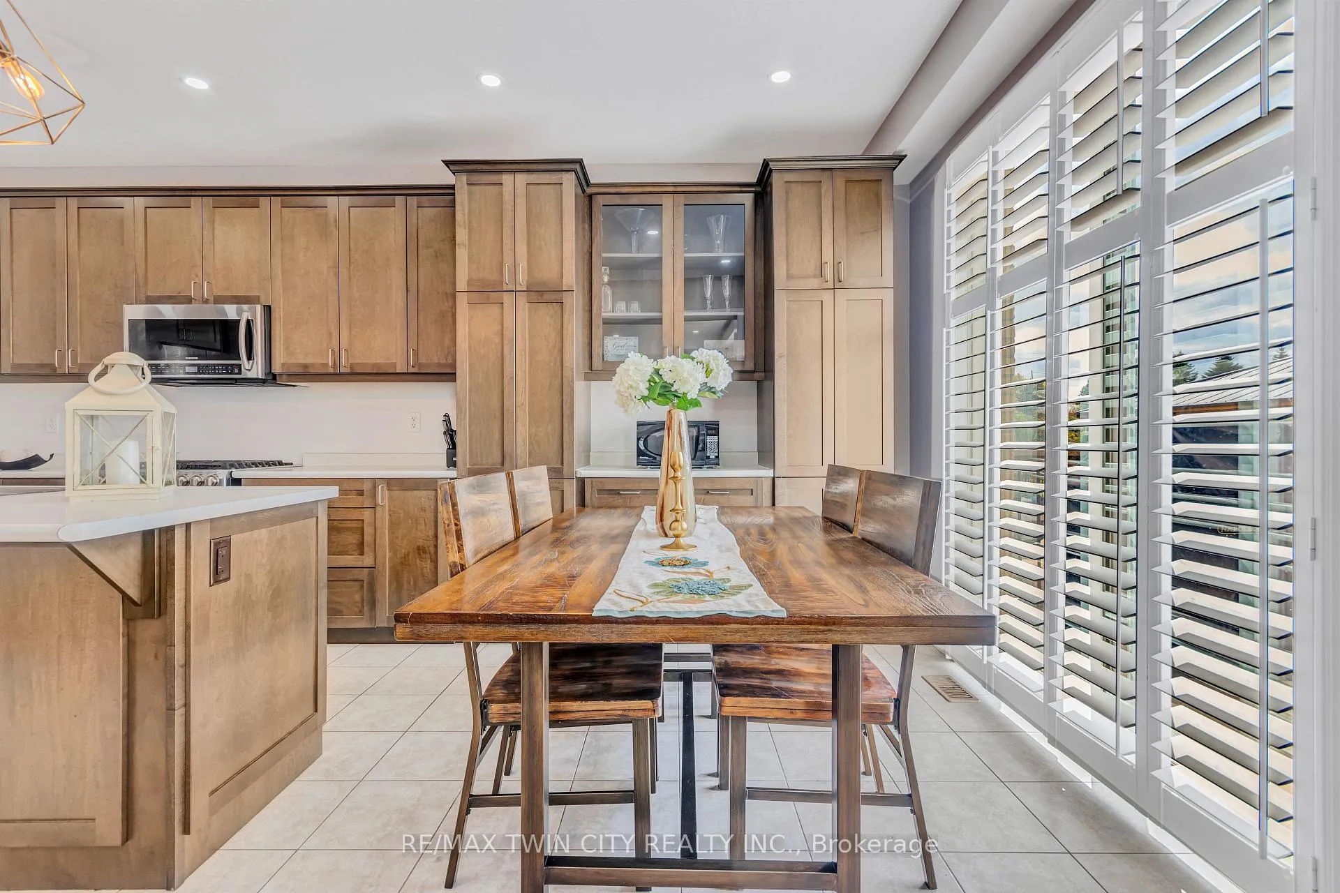 Photo 16 of 23 Shoreacres Drive, Kitchener — HOMEH